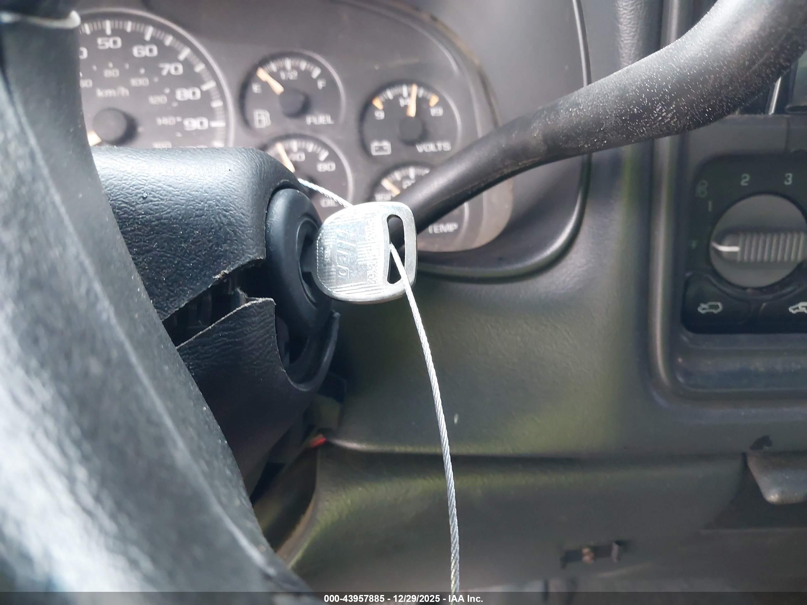 GMC SIERRA image 11