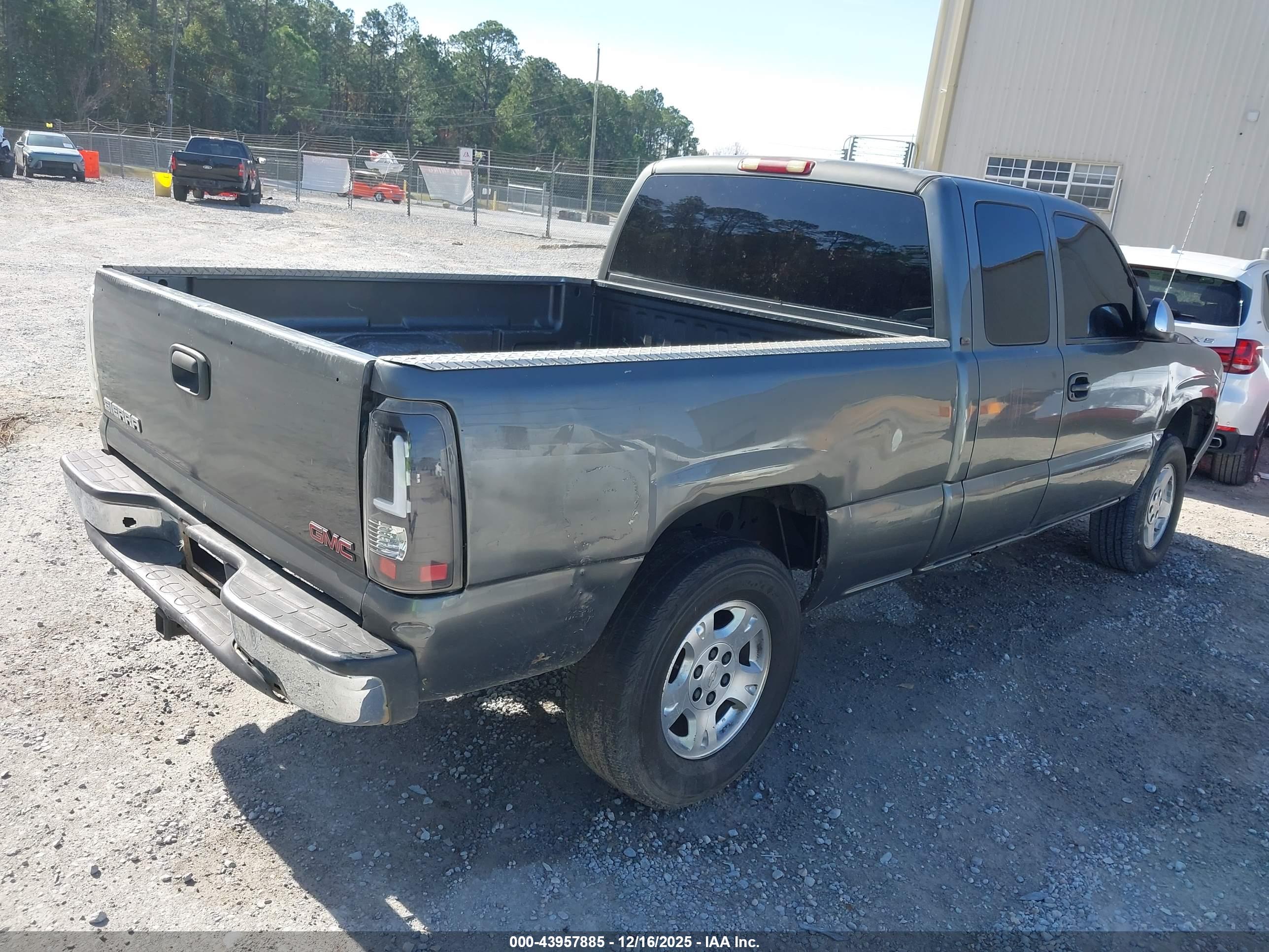 GMC SIERRA image 4