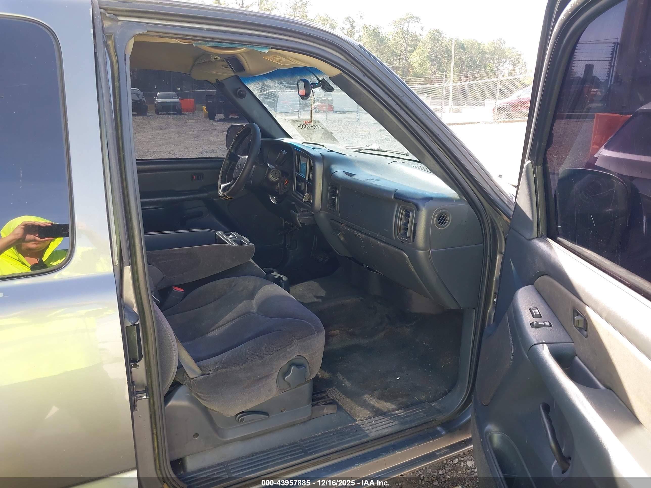 GMC SIERRA image 5