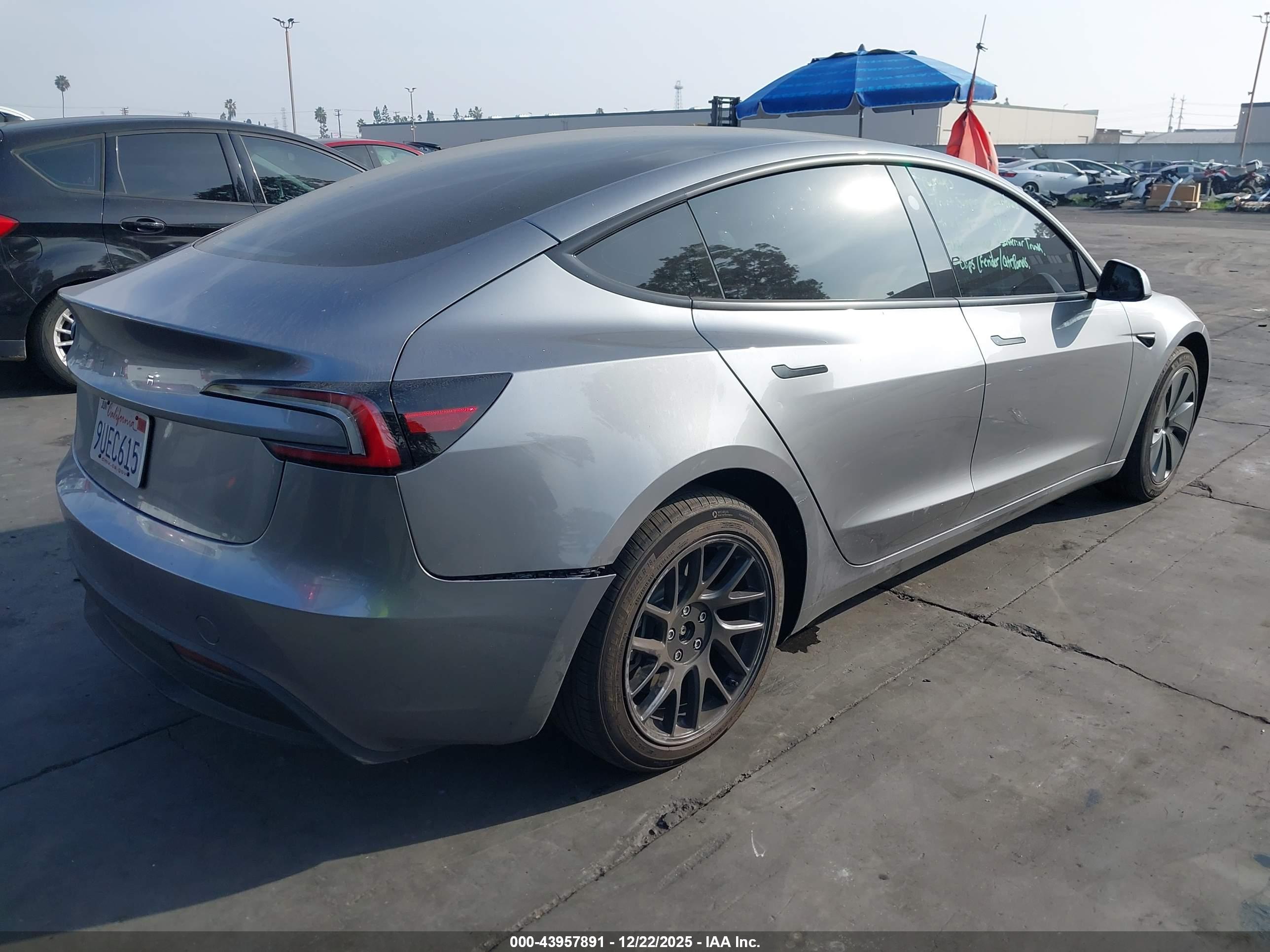 TESLA MODEL image 4