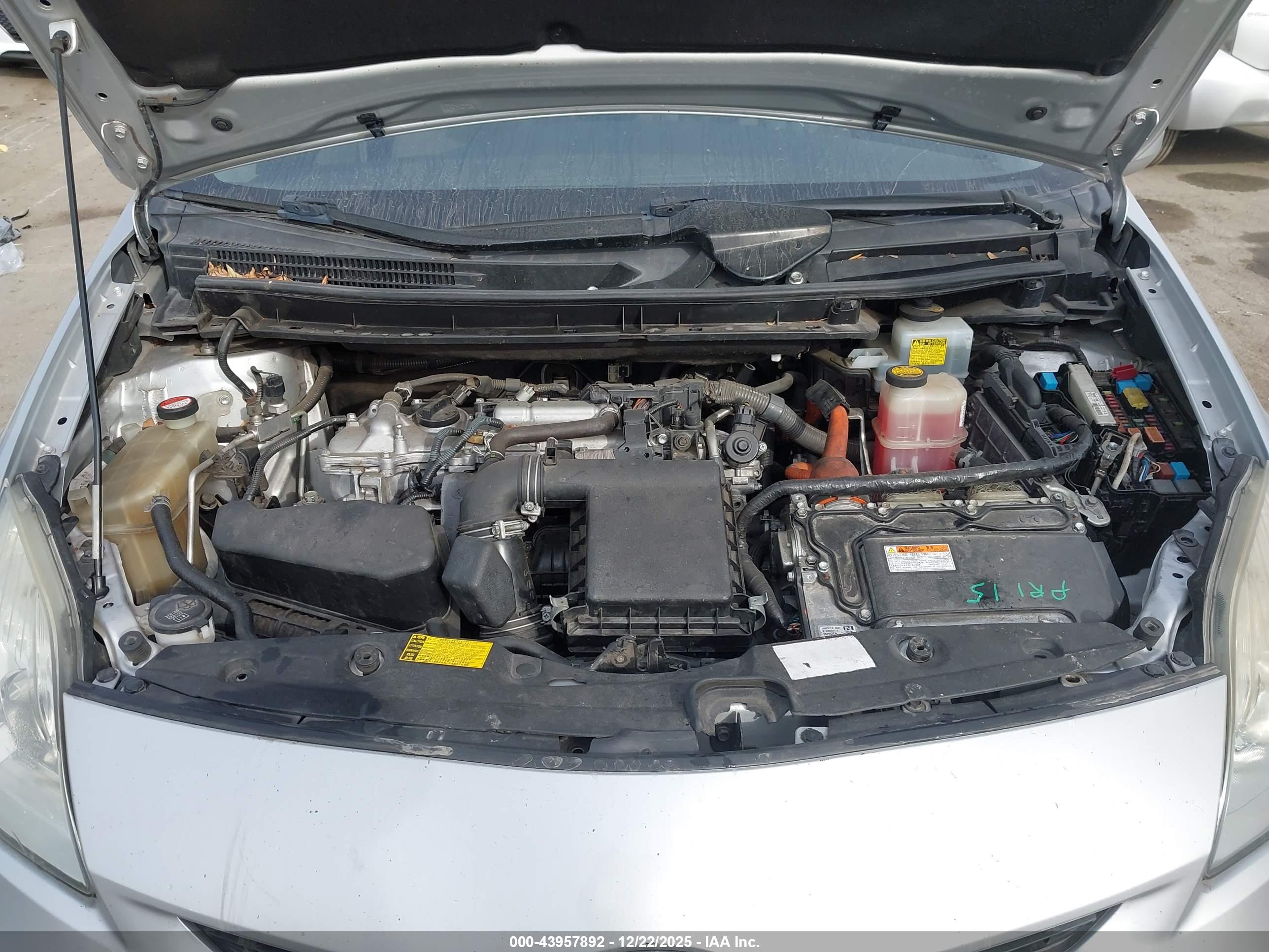 TOYOTA PRIUS image 10