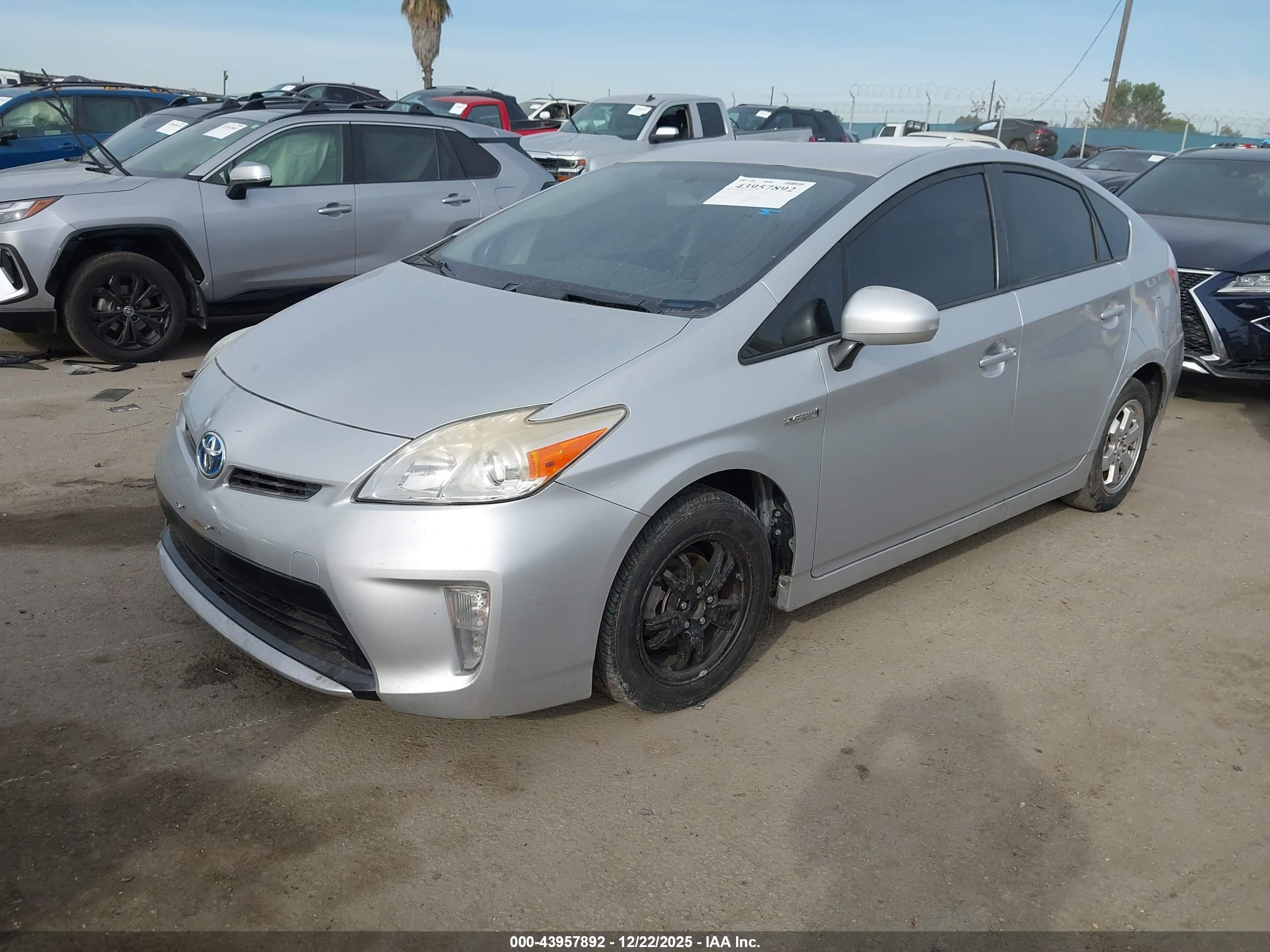 TOYOTA PRIUS image 2