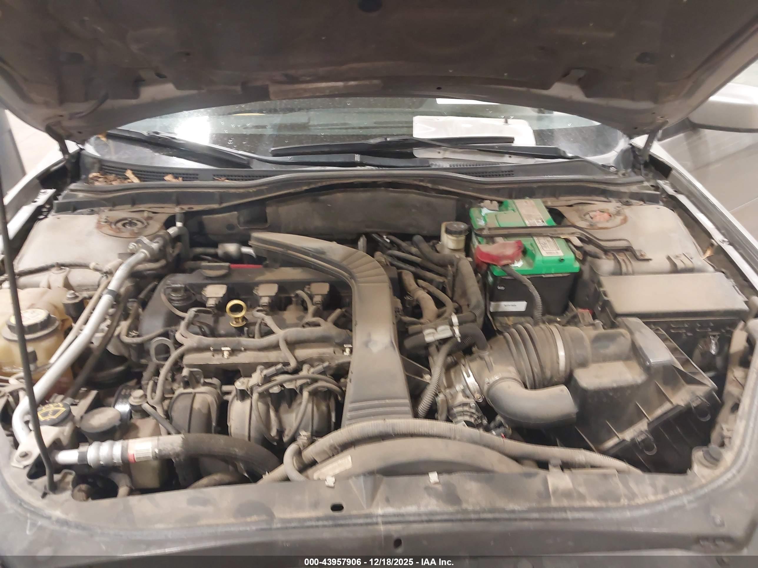 FORD FUSION image 10