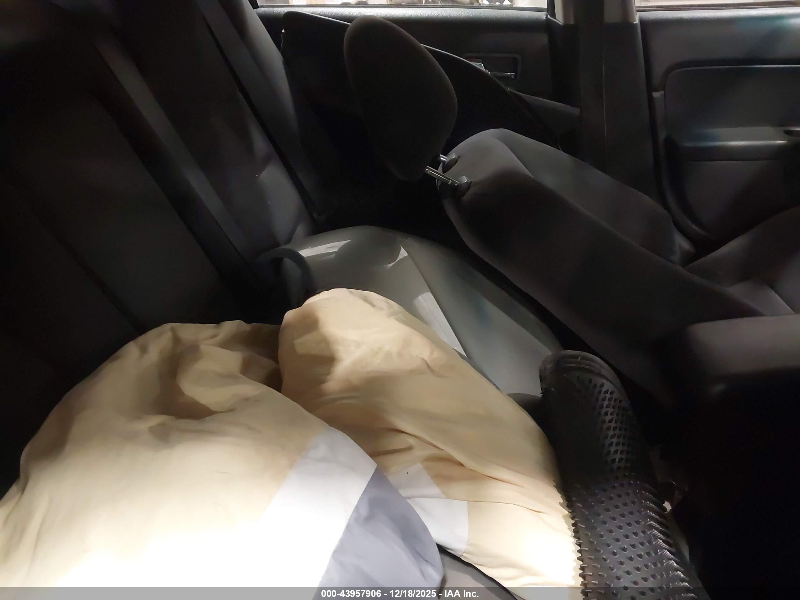FORD FUSION image 8