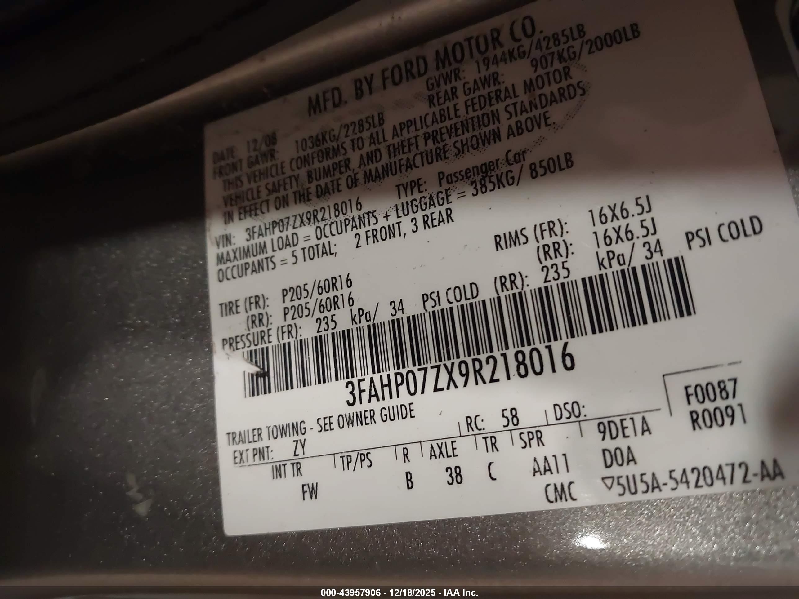 FORD FUSION image 9