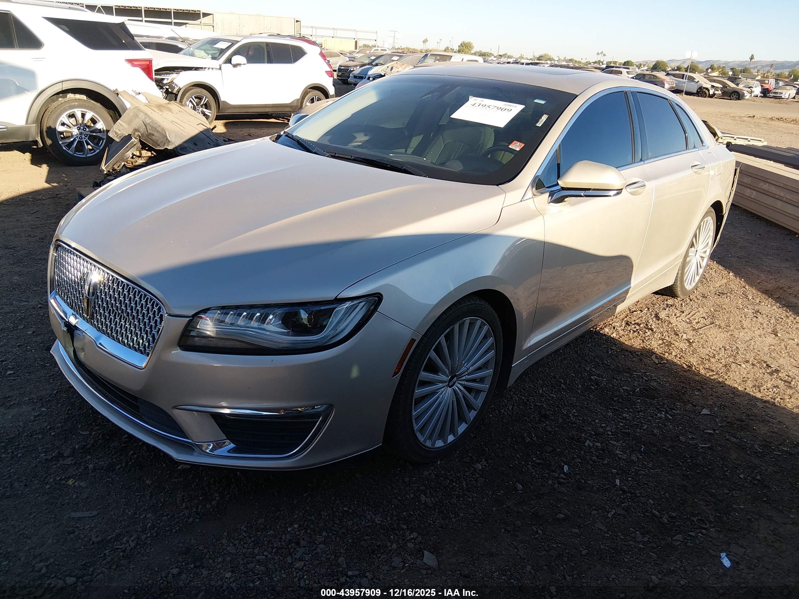 LINCOLN MKZ image 2