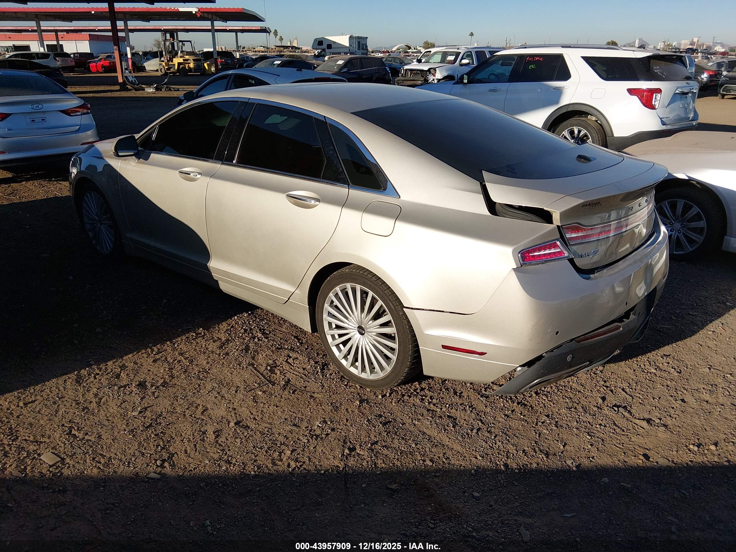 LINCOLN MKZ image 3