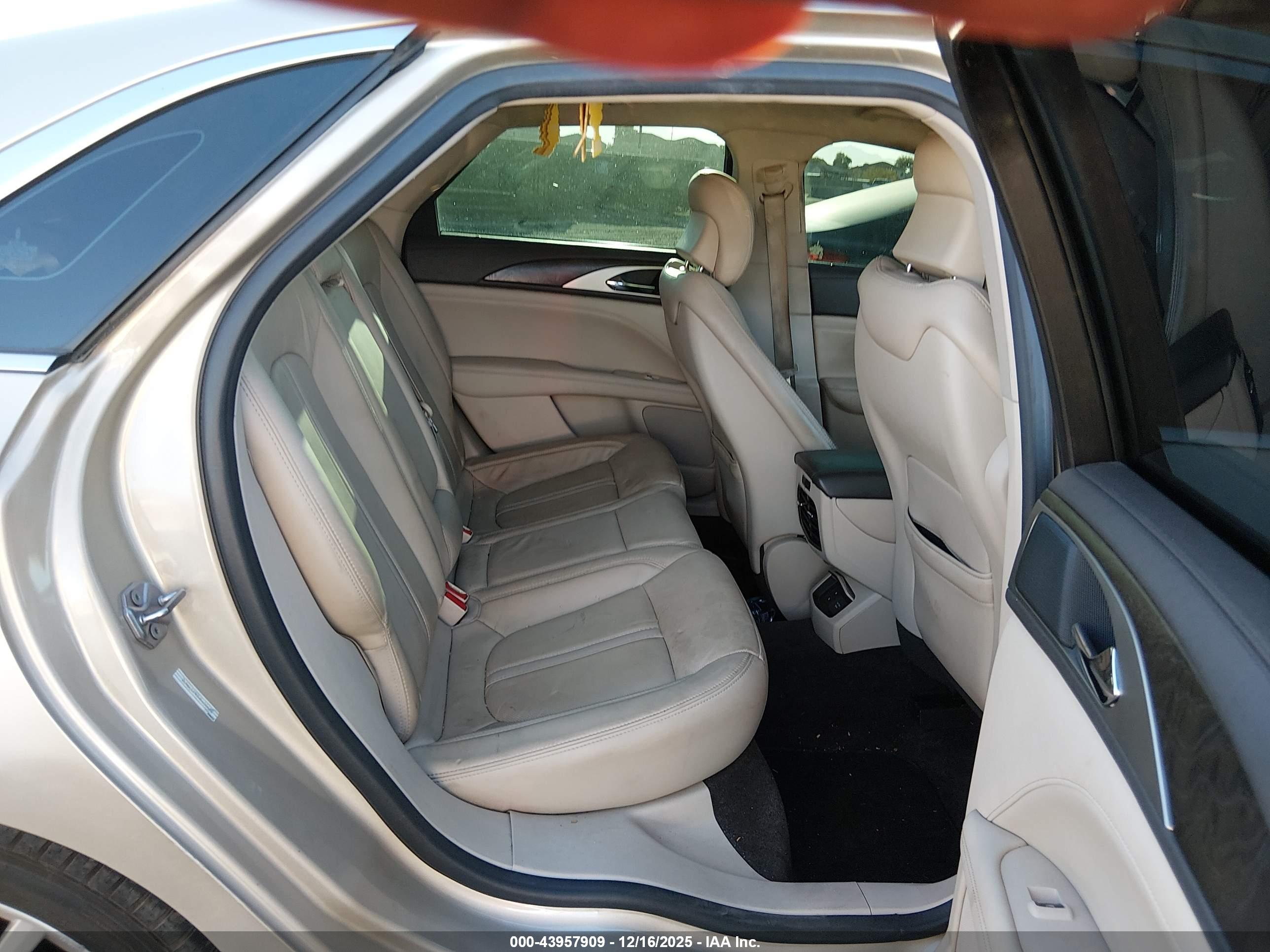 LINCOLN MKZ image 8