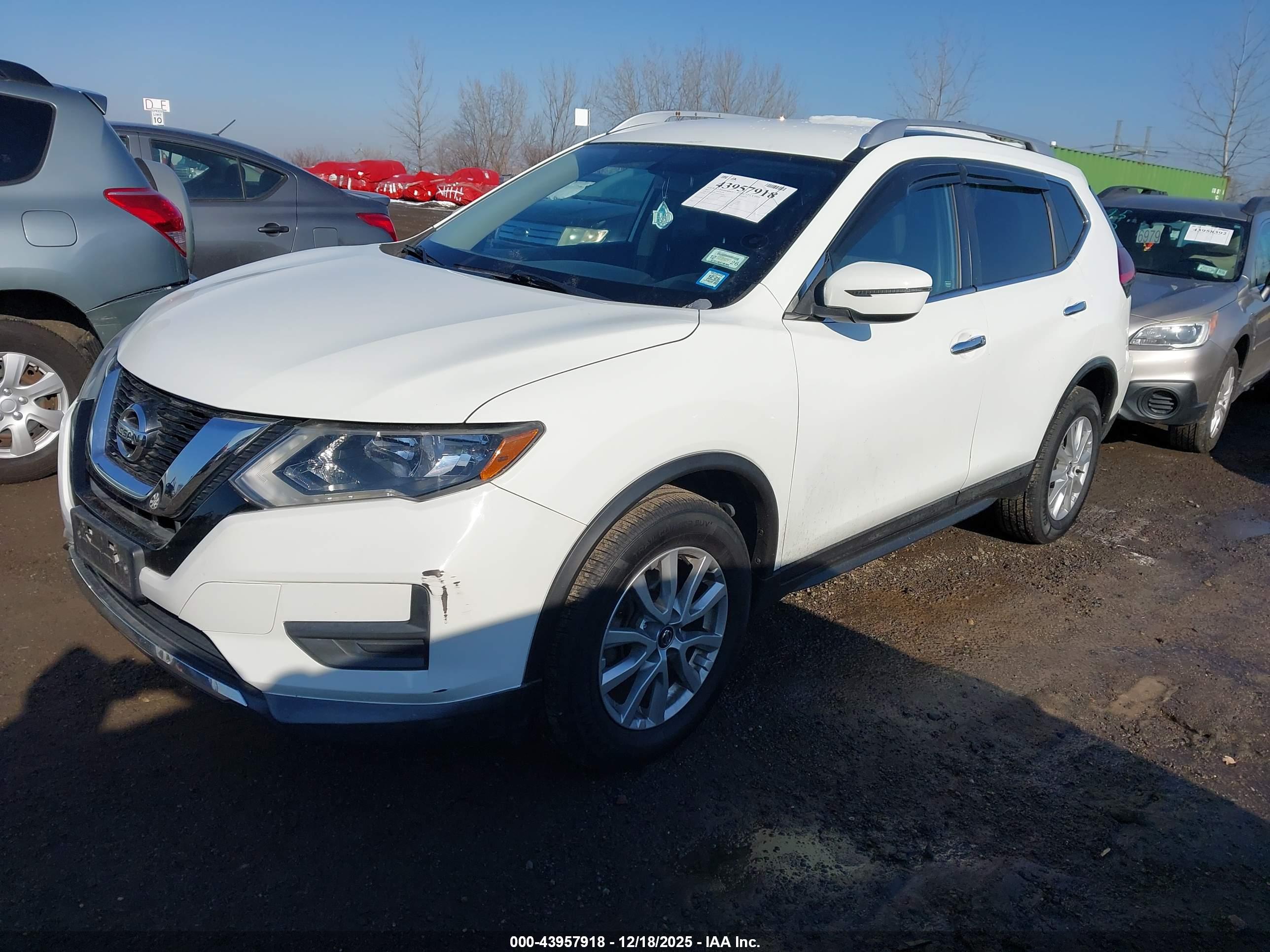 NISSAN ROGUE image 2