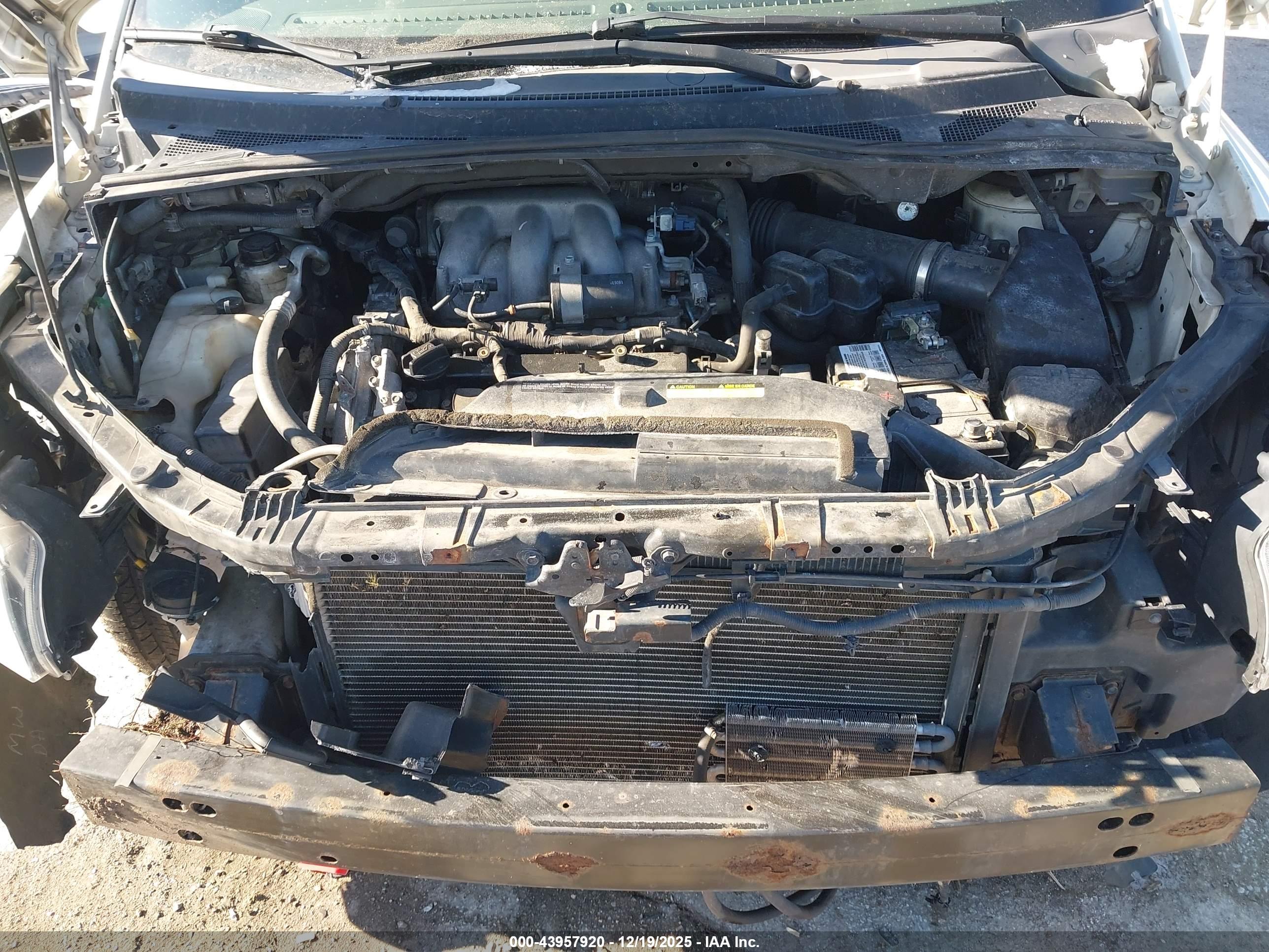 NISSAN QUEST image 10