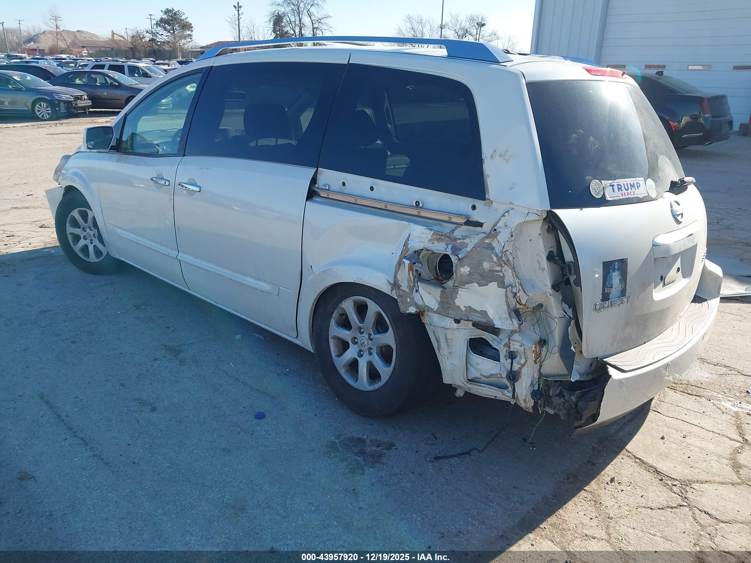 NISSAN QUEST image 3