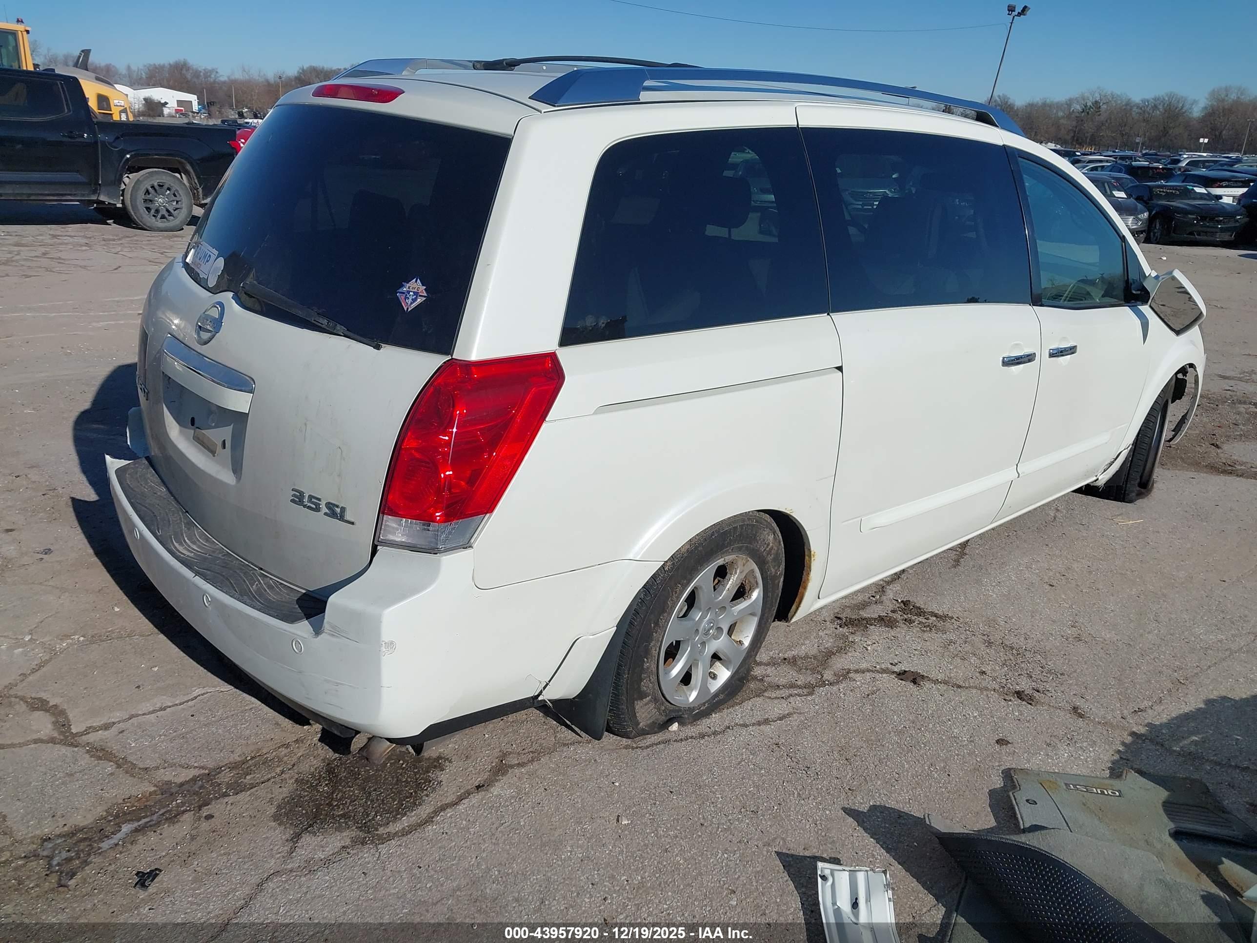 NISSAN QUEST image 4