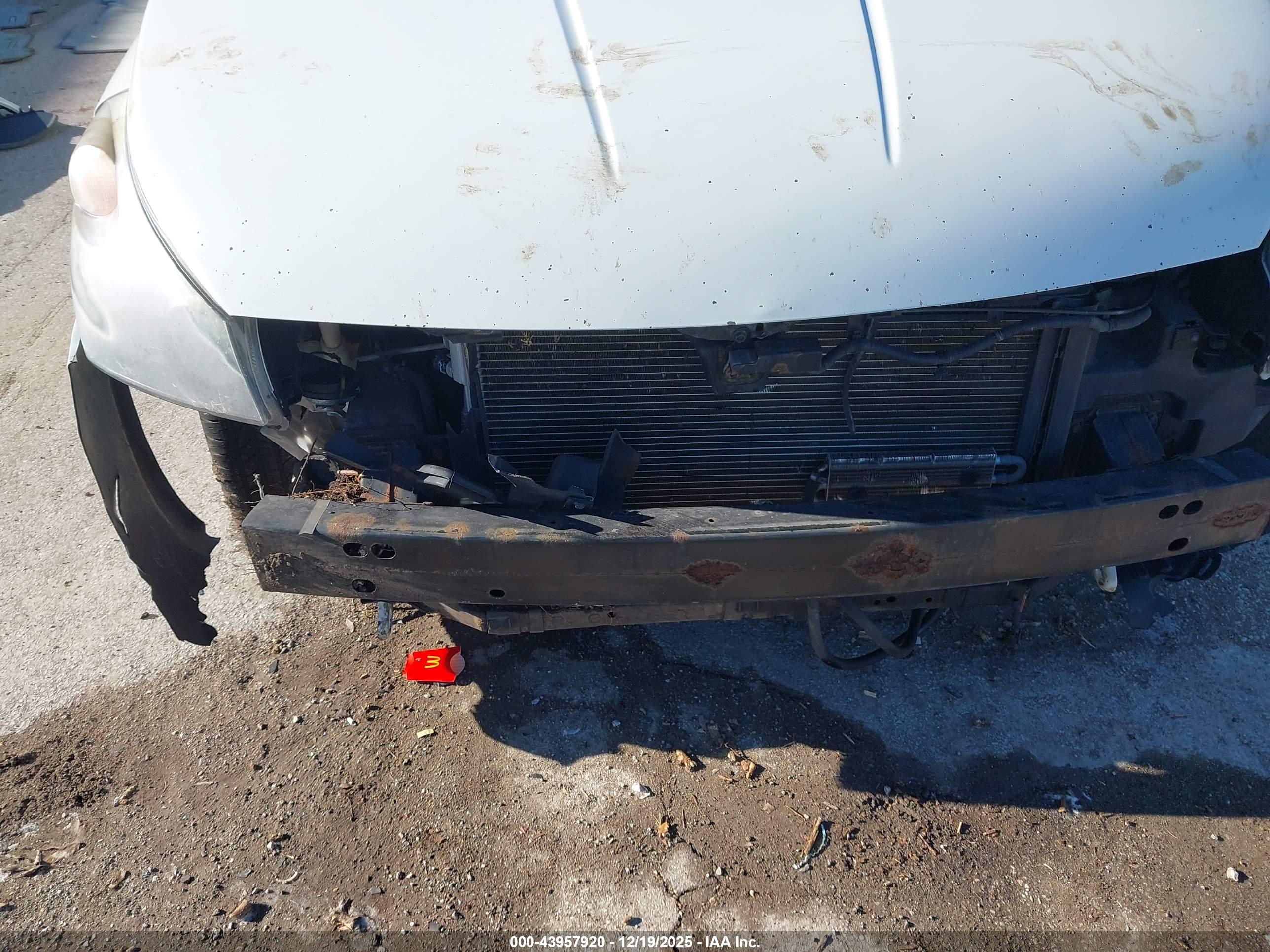 NISSAN QUEST image 6