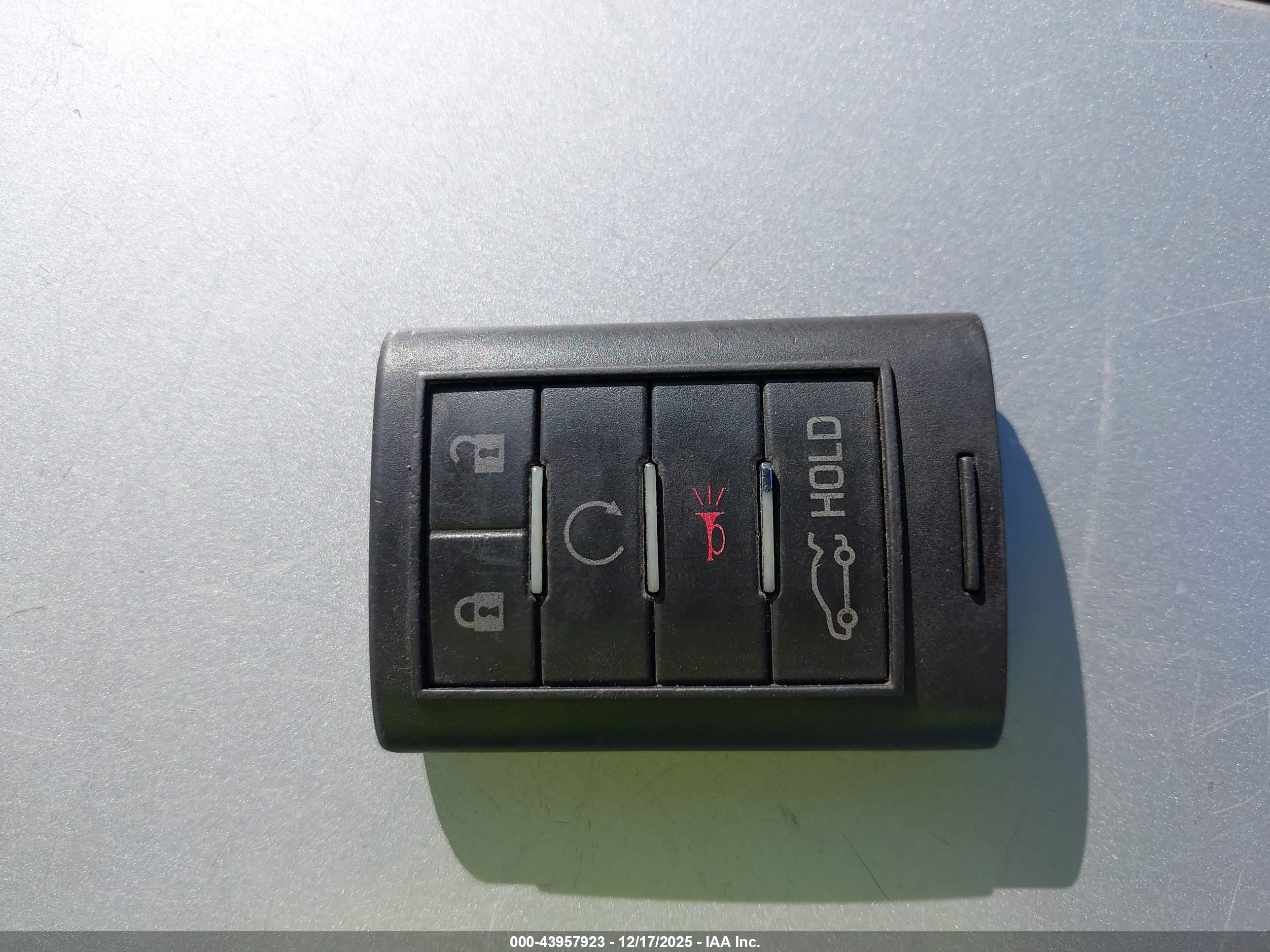 CADILLAC XTS image 11