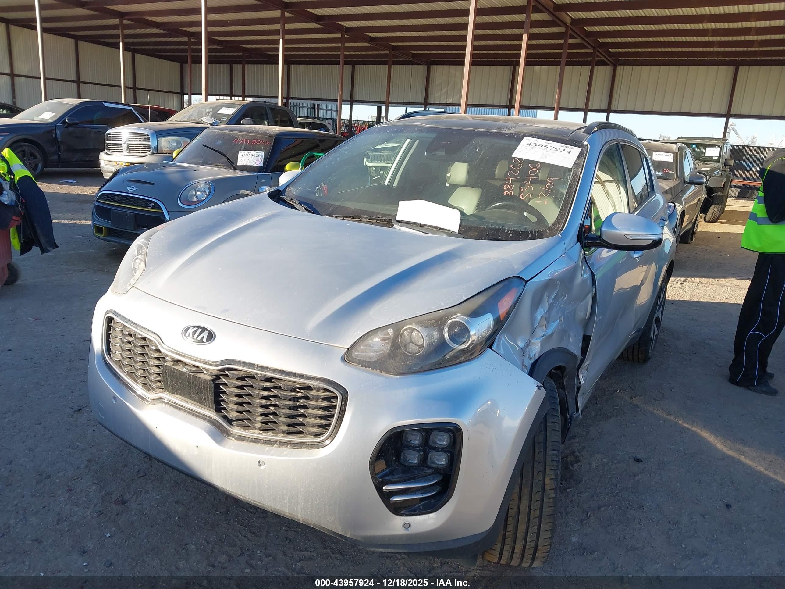 KIA SPORTAGE image 2
