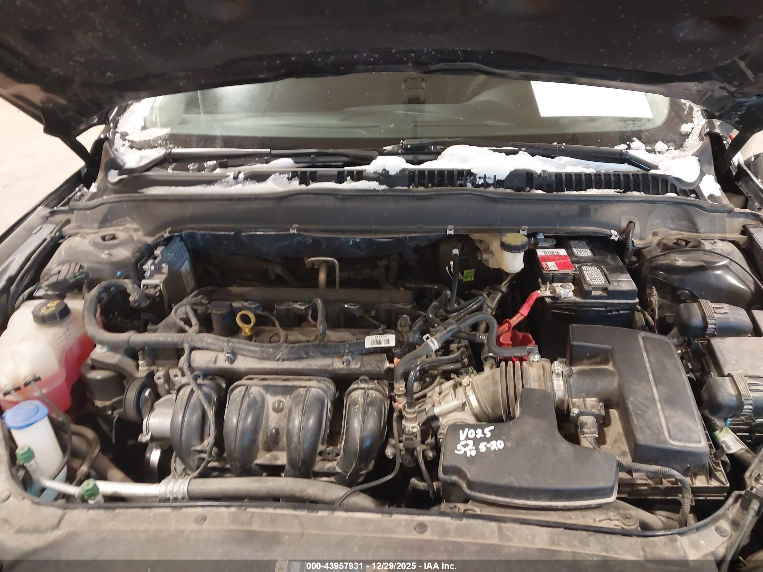 FORD FUSION image 10