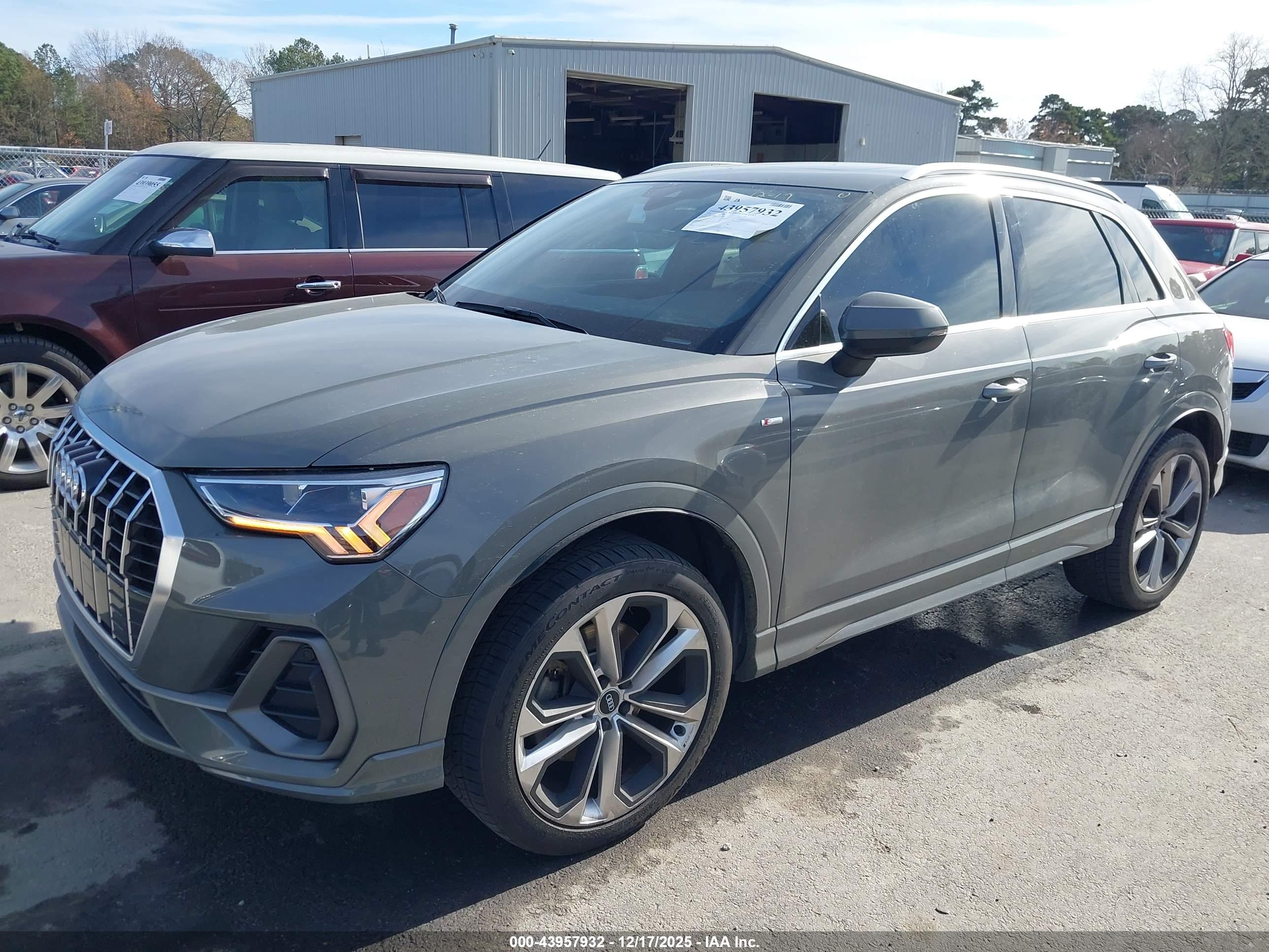 AUDI Q3 image 2