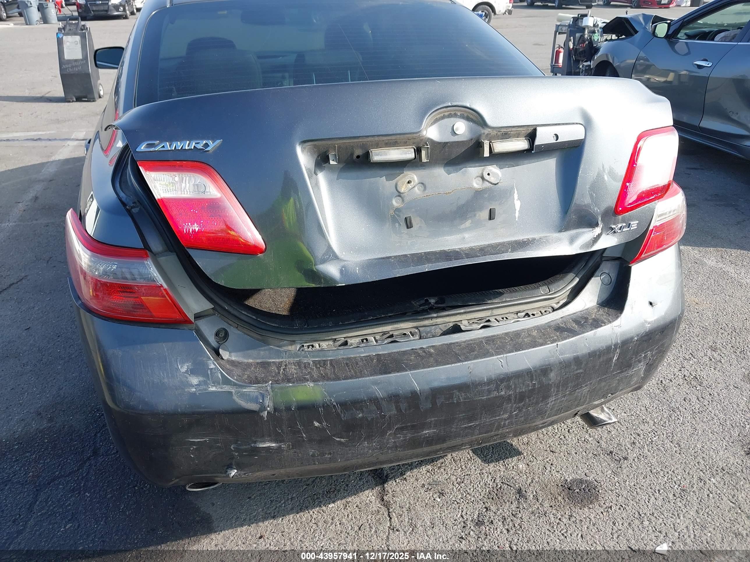TOYOTA CAMRY image 6
