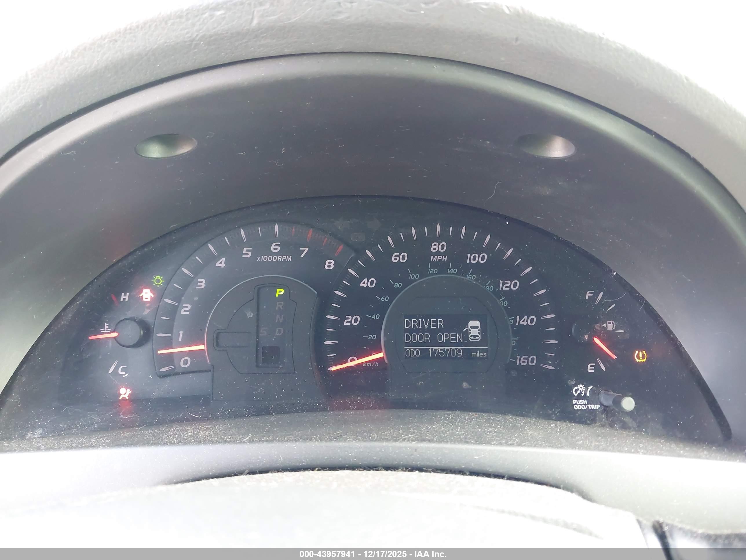 TOYOTA CAMRY image 7