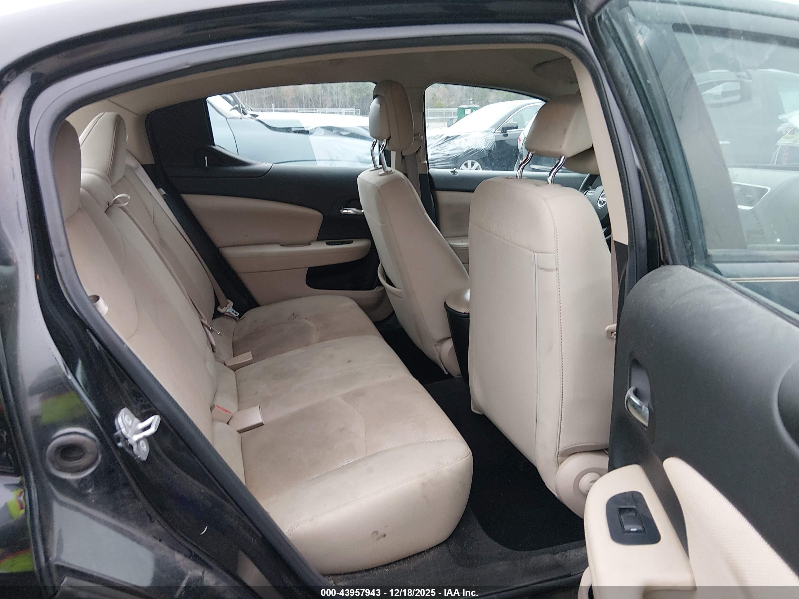 DODGE AVENGER image 8