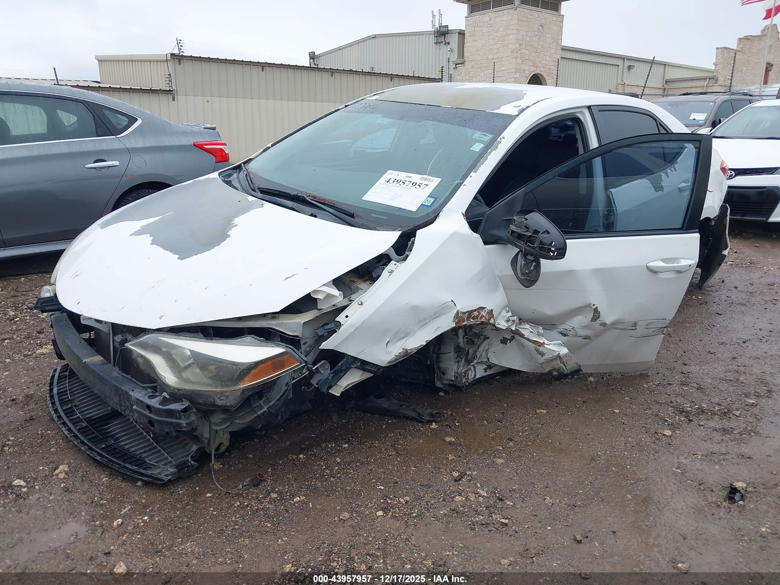 TOYOTA COROLLA image 2