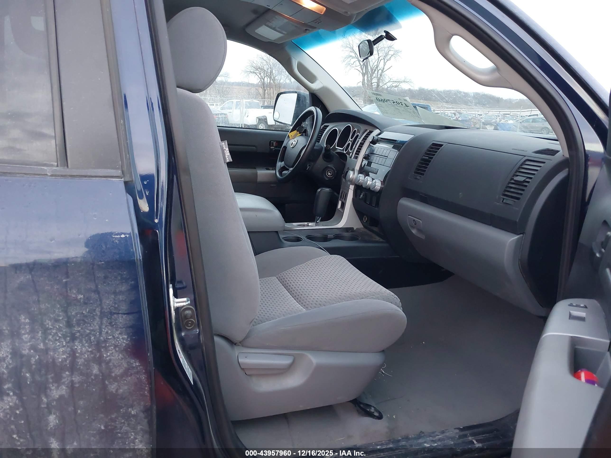 TOYOTA TUNDRA image 5
