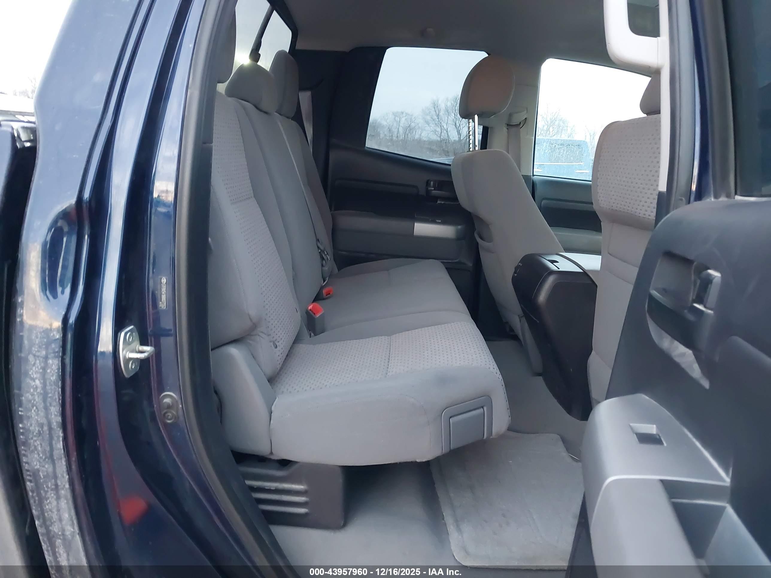 TOYOTA TUNDRA image 8