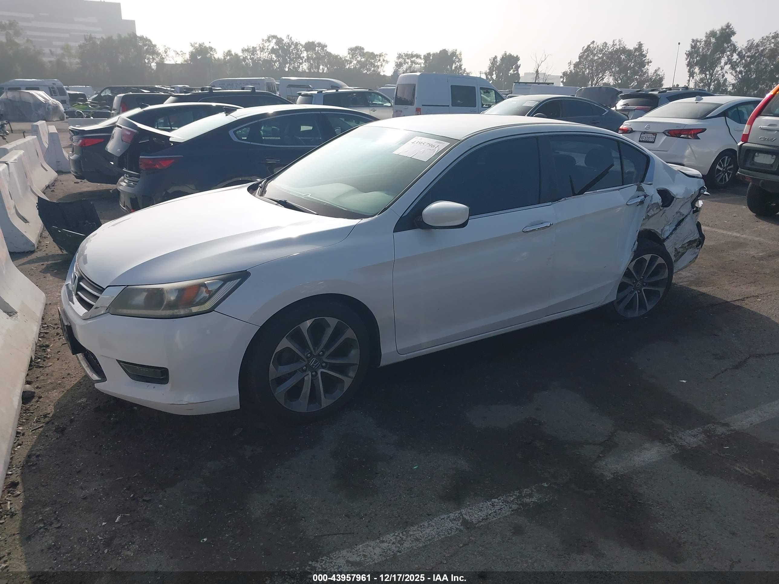 HONDA ACCORD image 2