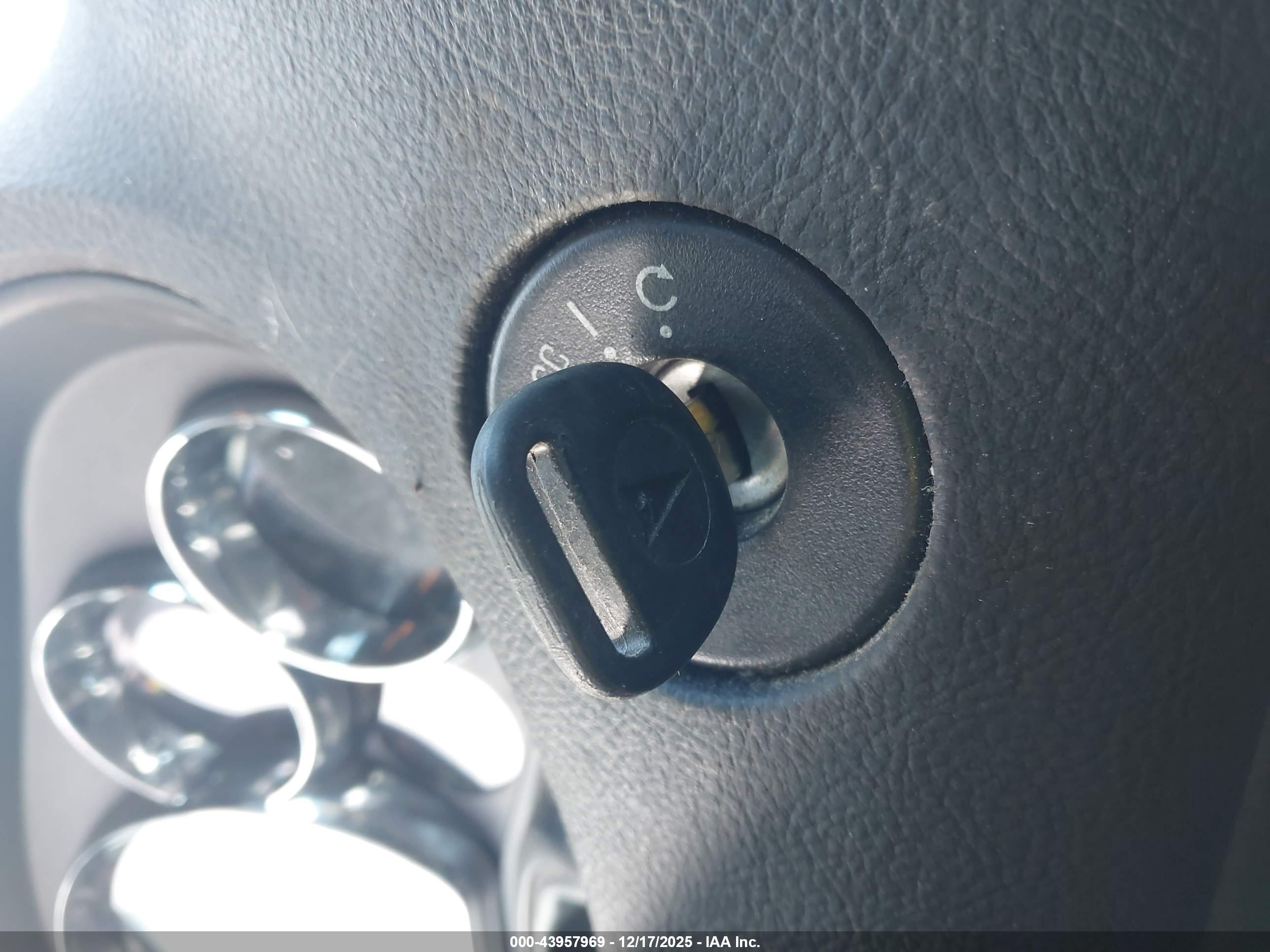 PONTIAC G6 image 11