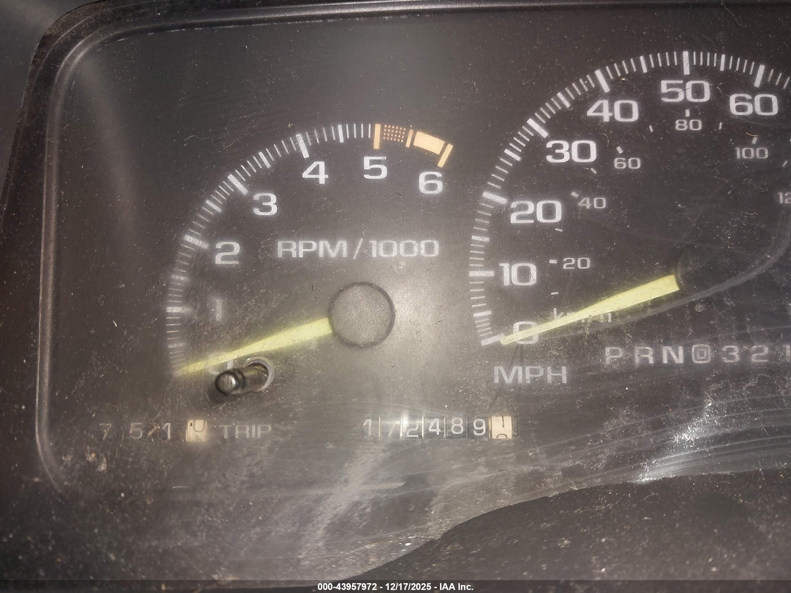 CHEVROLET GMT-400 image 7