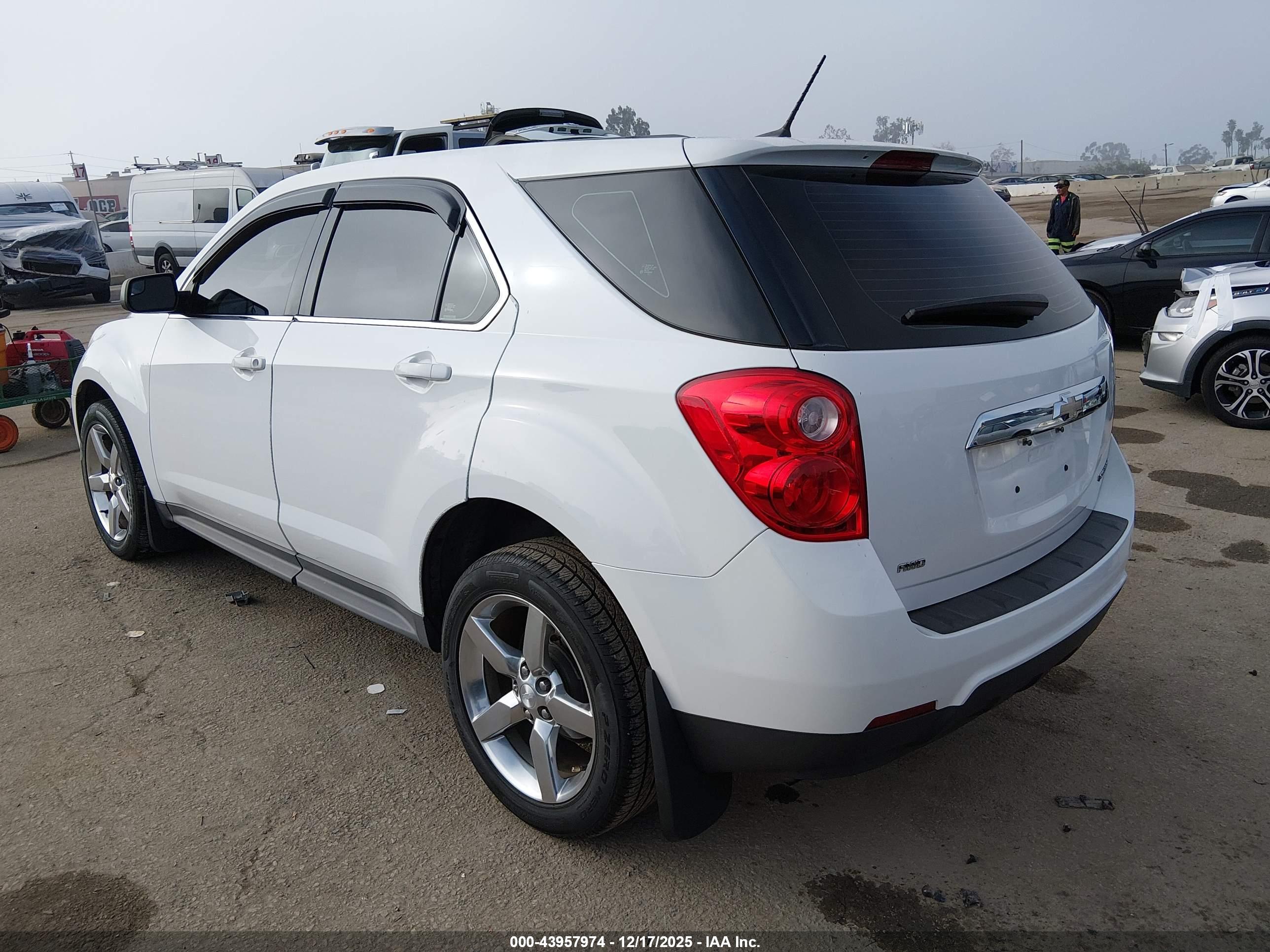 CHEVROLET EQUINOX image 3
