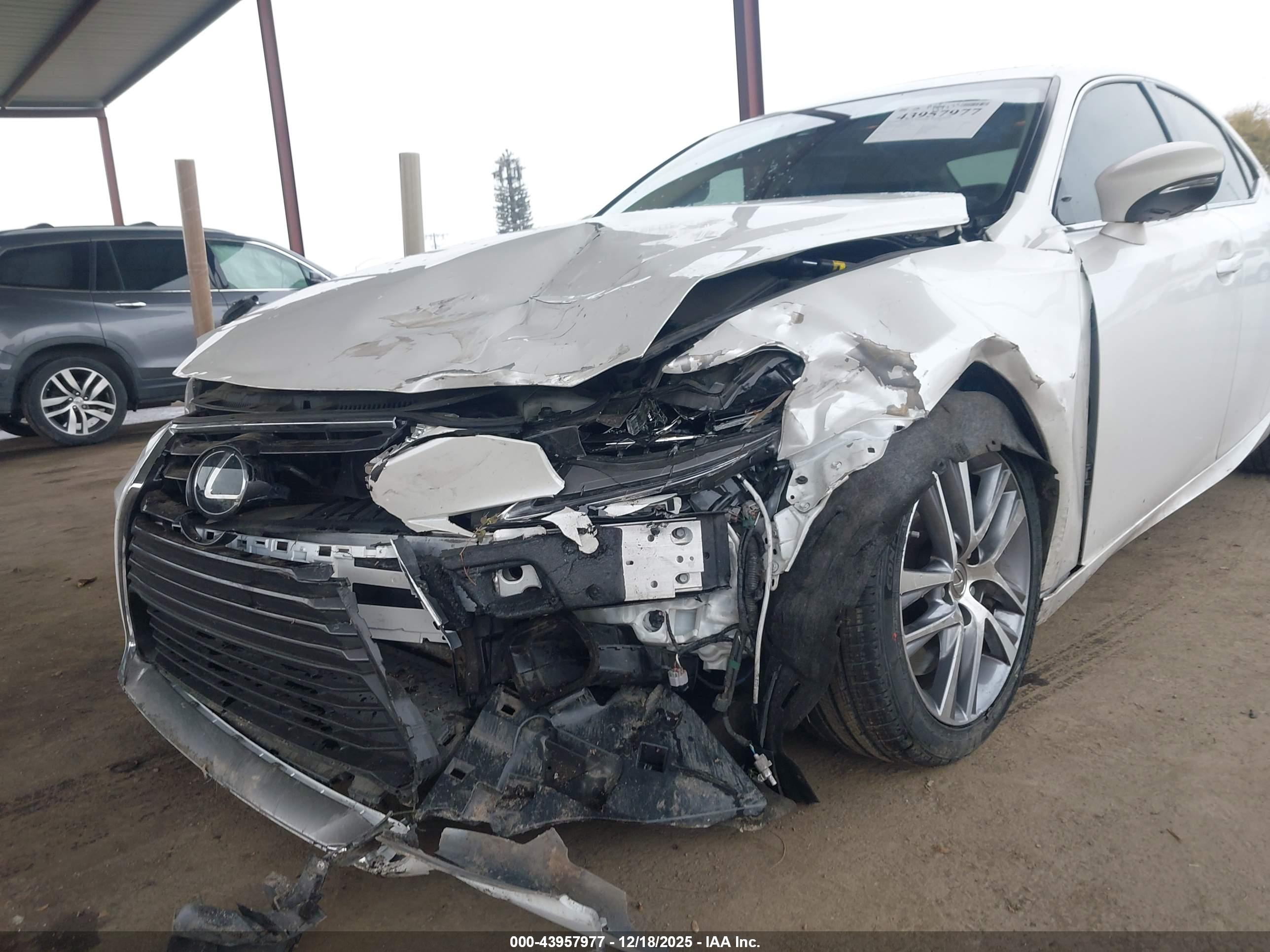 LEXUS IS image 6