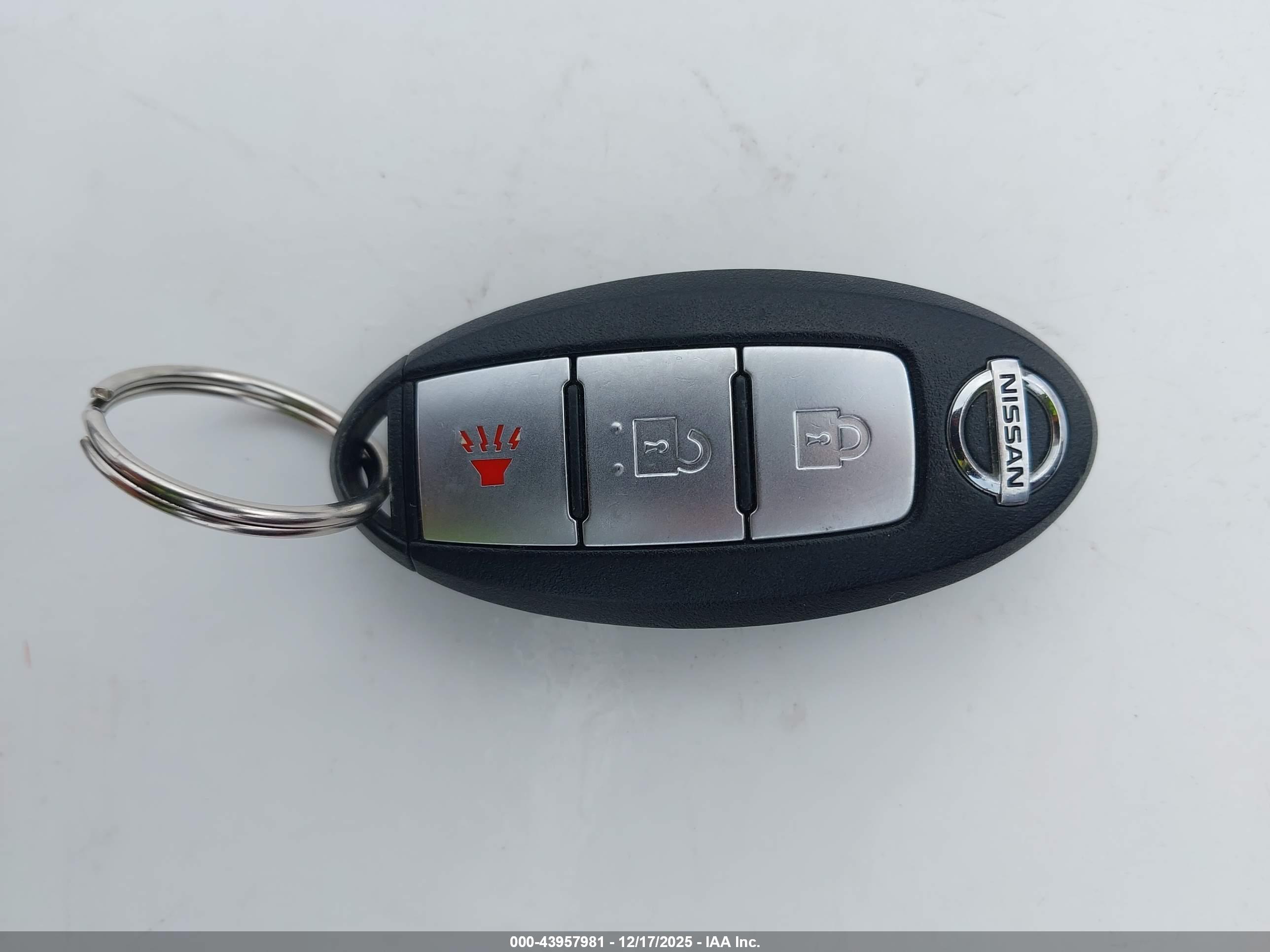 NISSAN ROGUE image 11