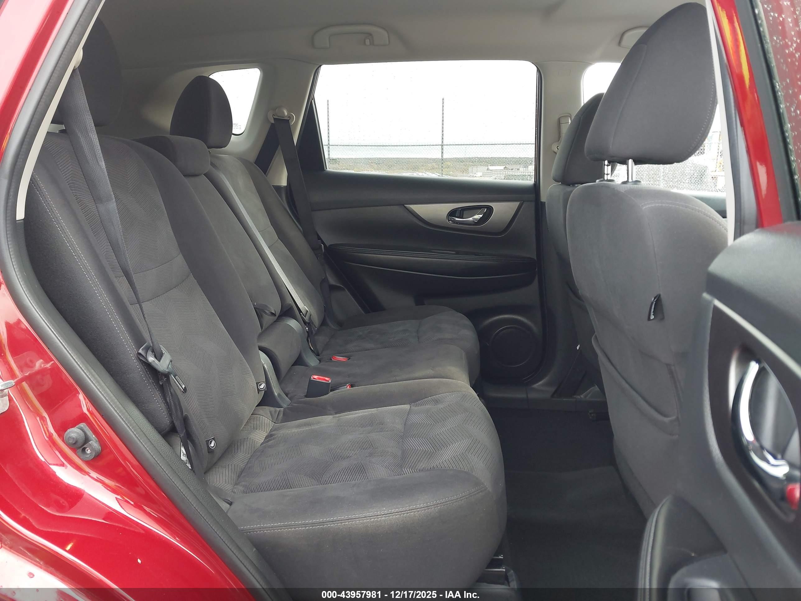 NISSAN ROGUE image 8