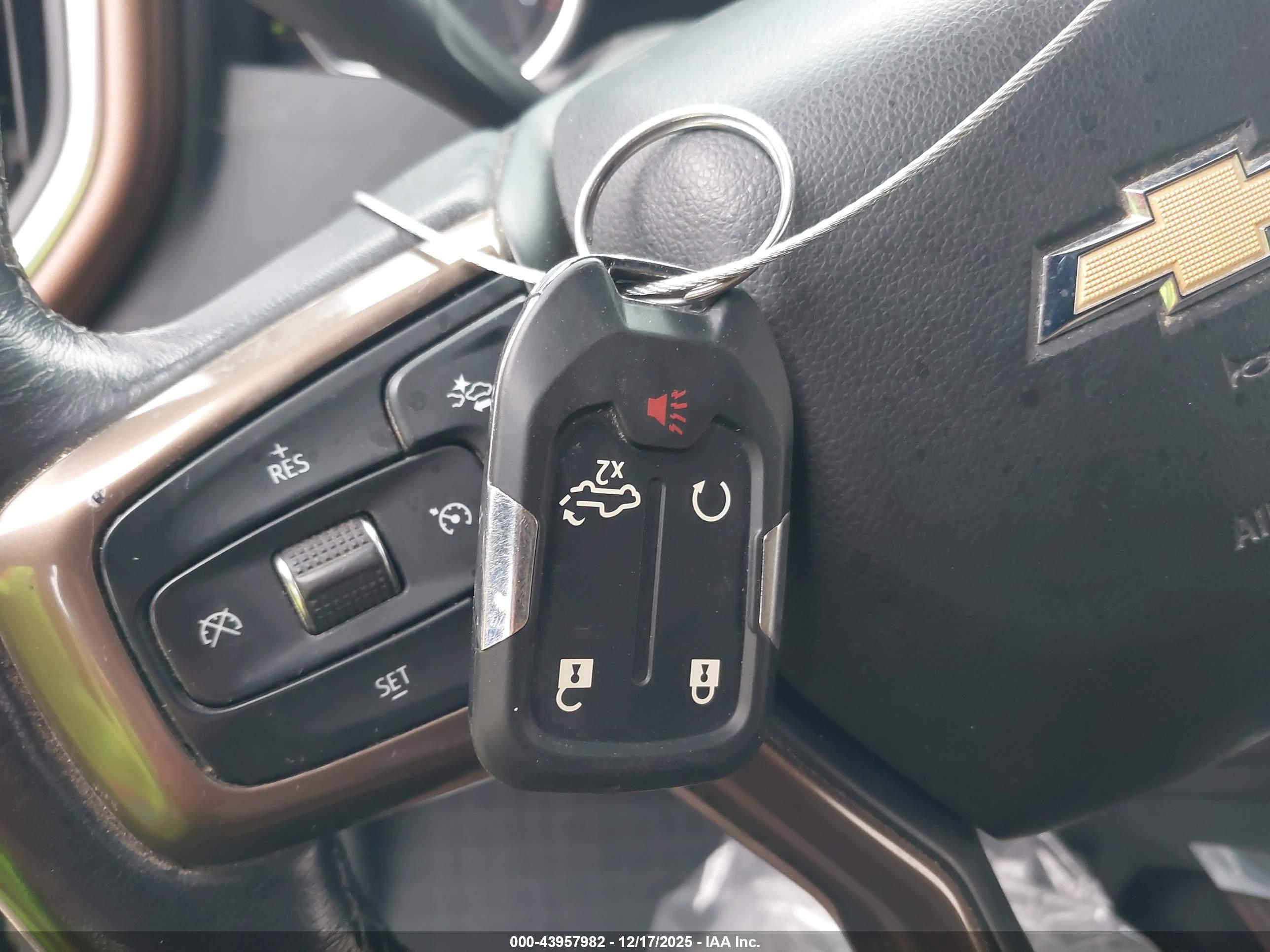 CHEVROLET SILVERADO image 11