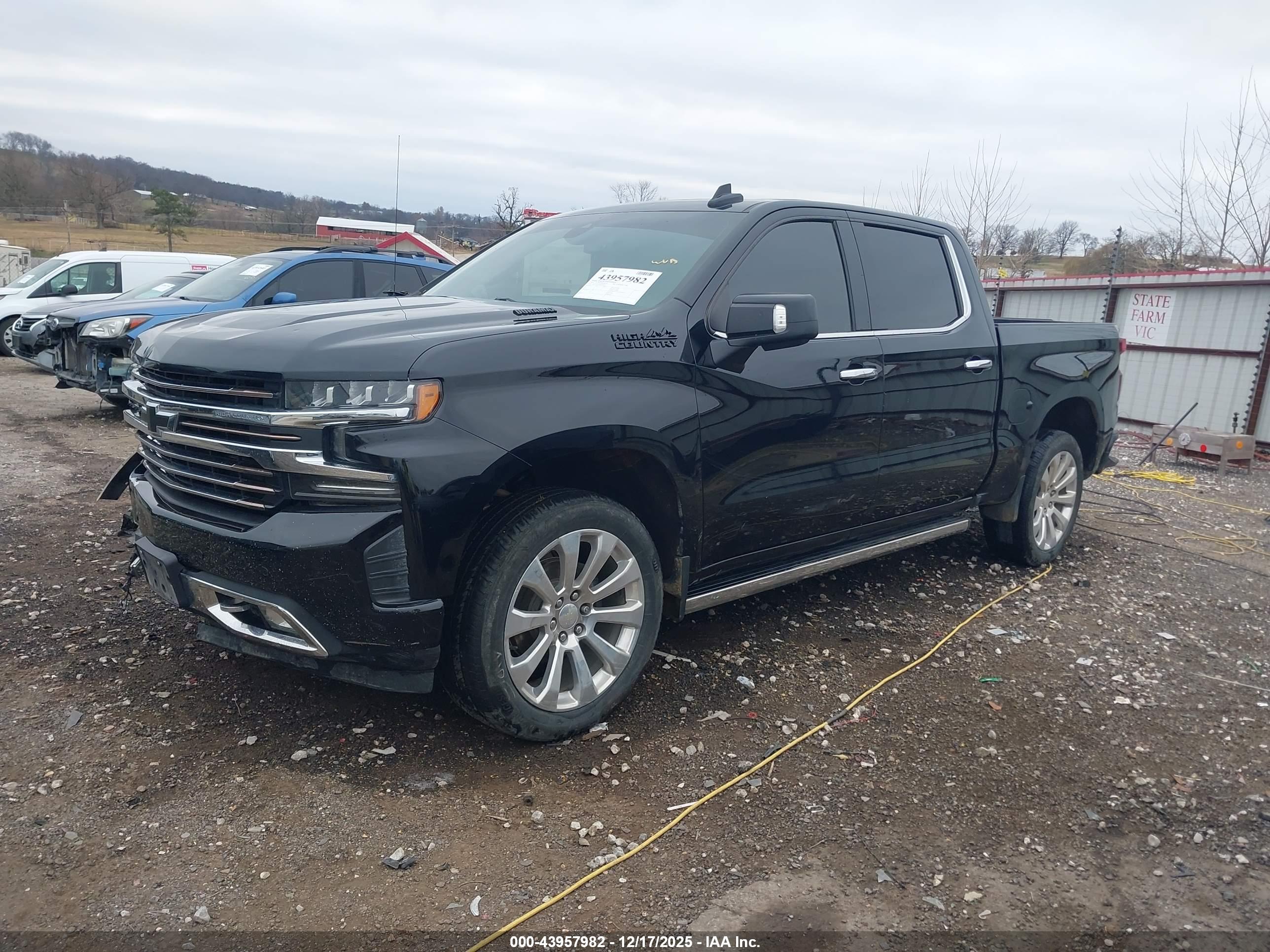 CHEVROLET SILVERADO image 2