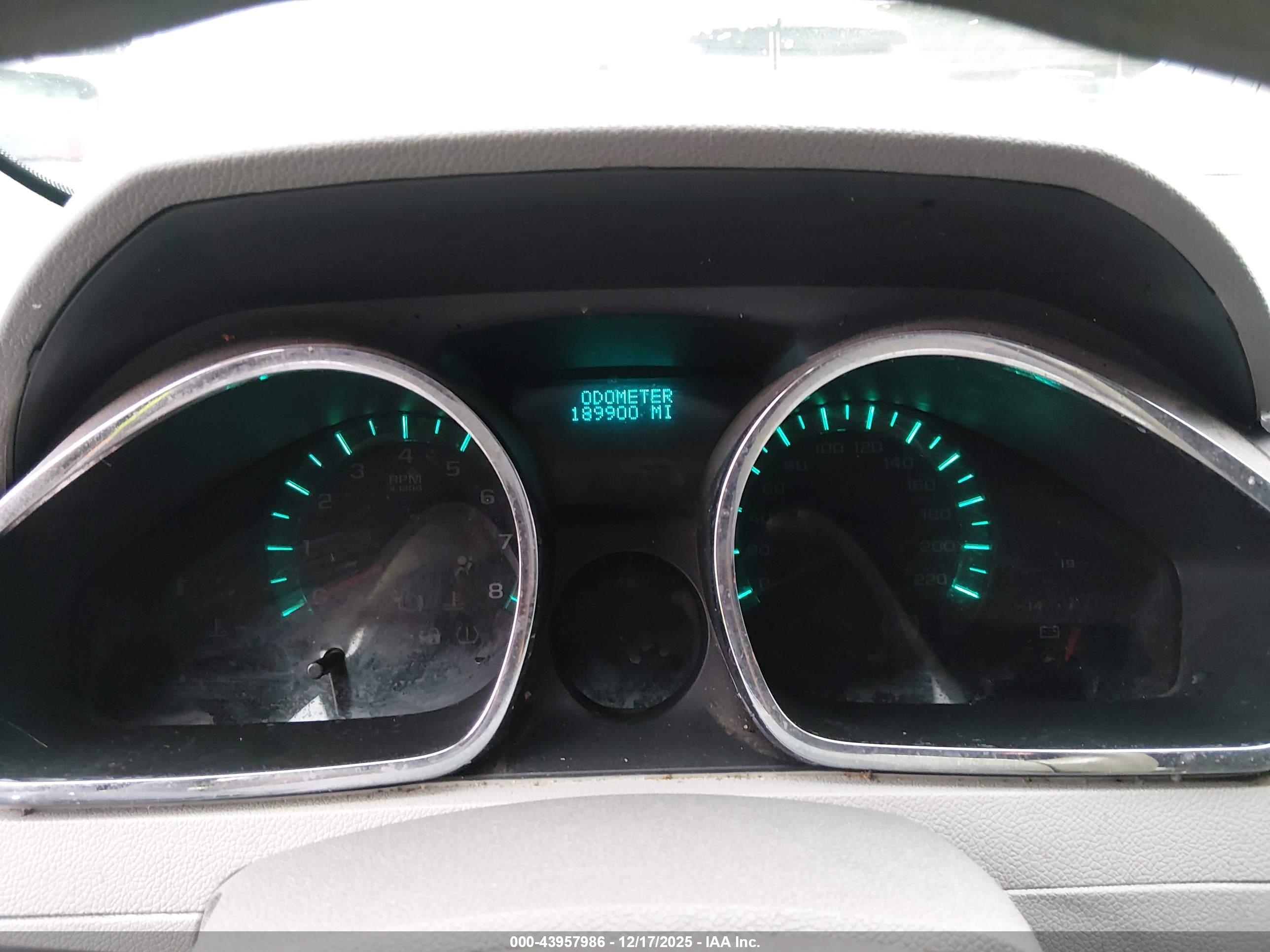 CHEVROLET TRAVERSE image 7