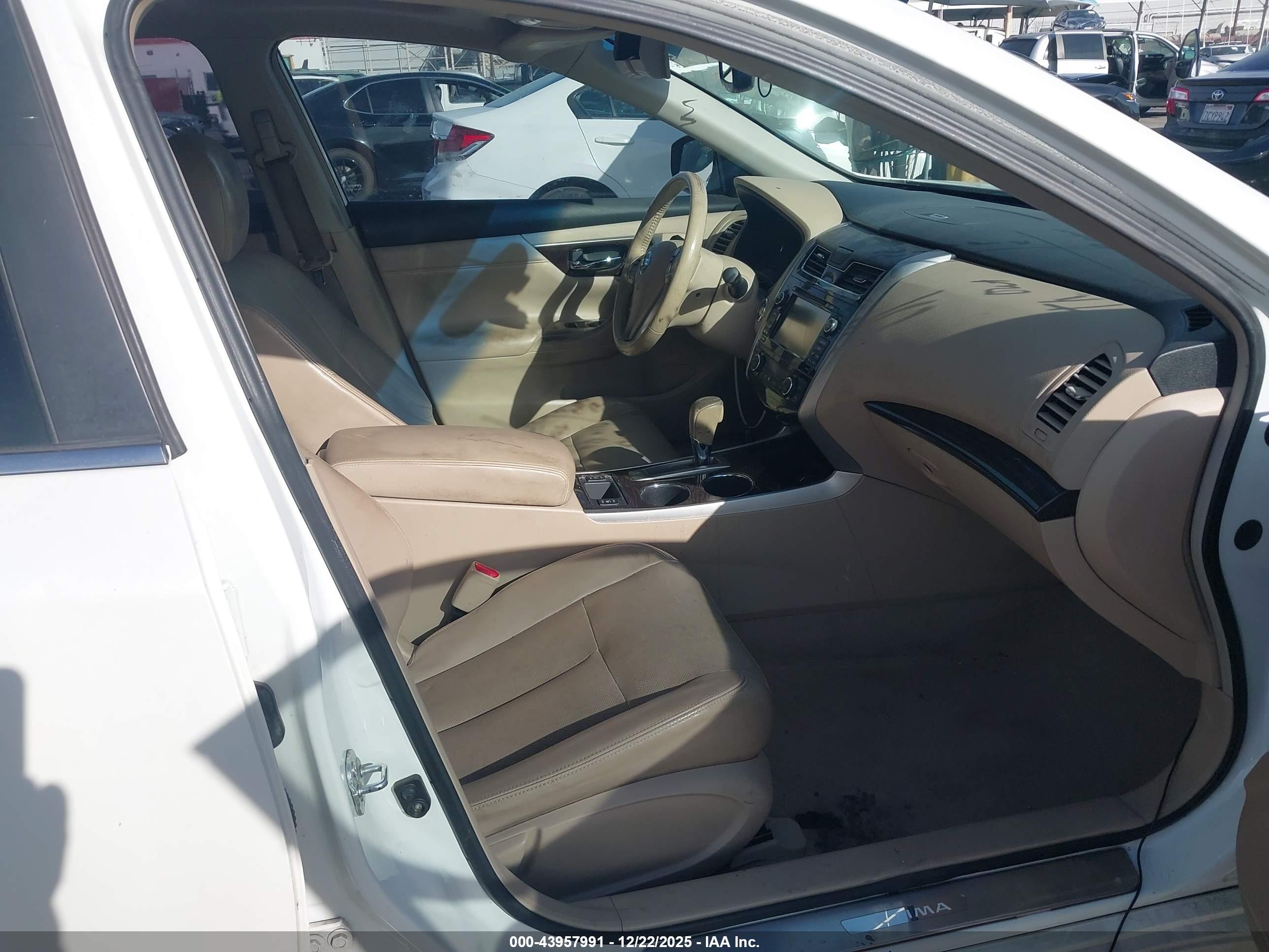 NISSAN ALTIMA image 5