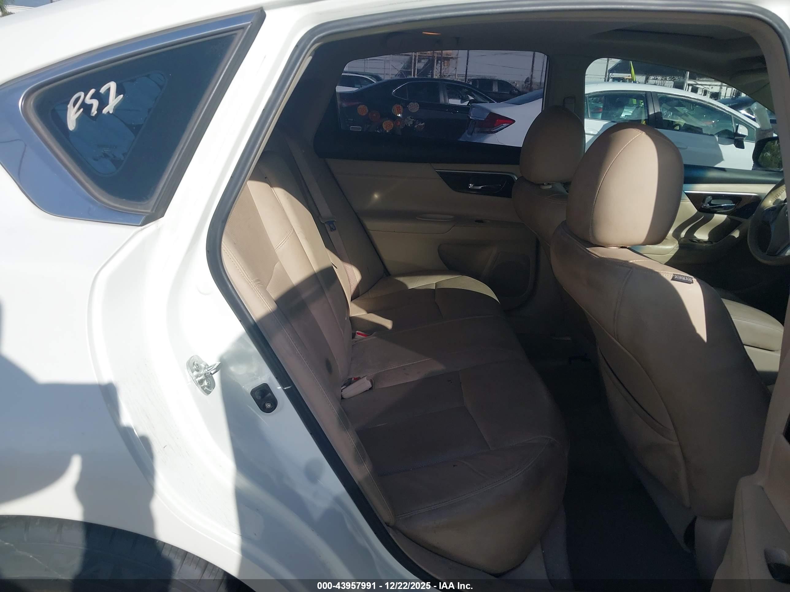 NISSAN ALTIMA image 8