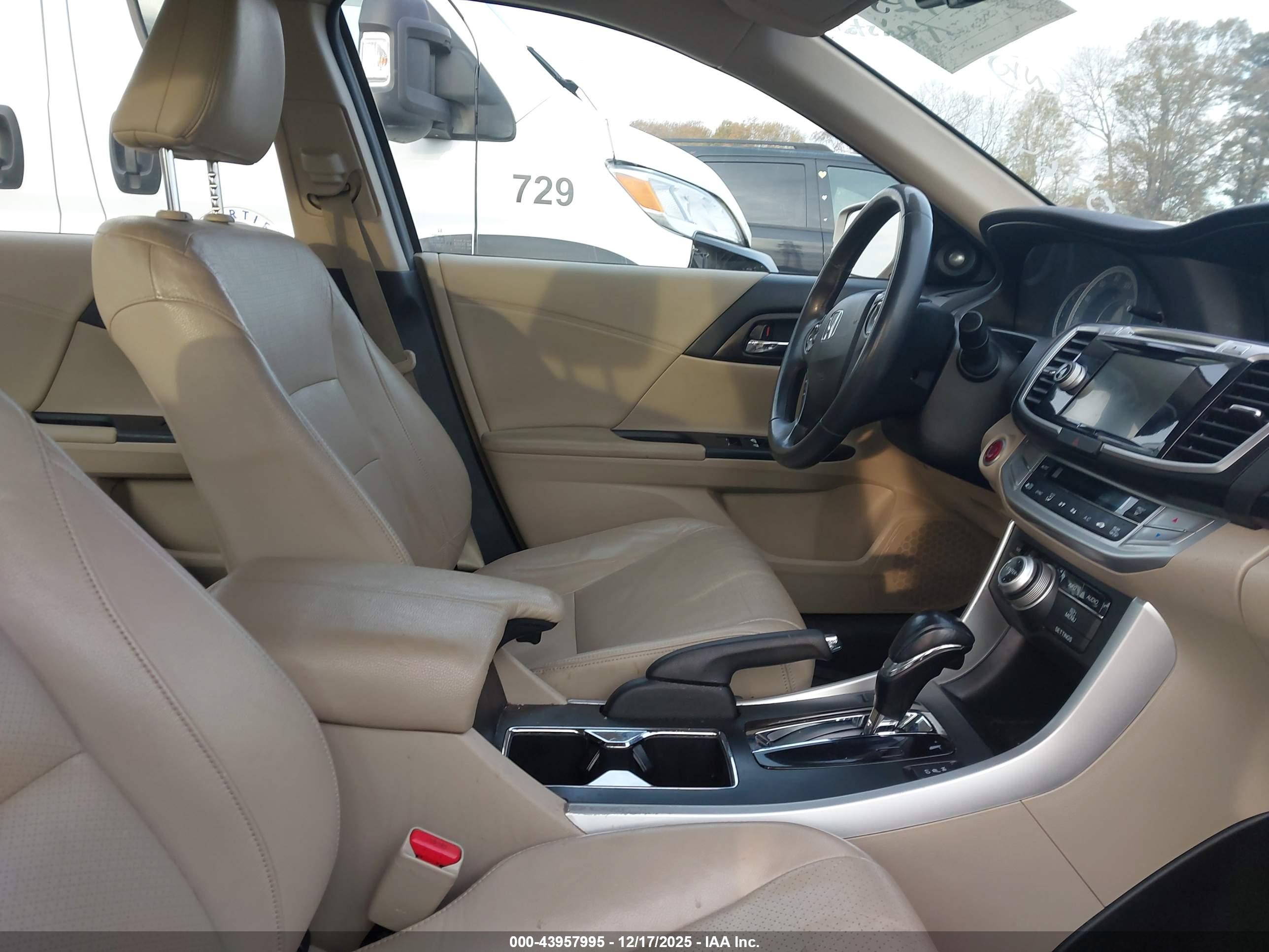 HONDA ACCORD image 5