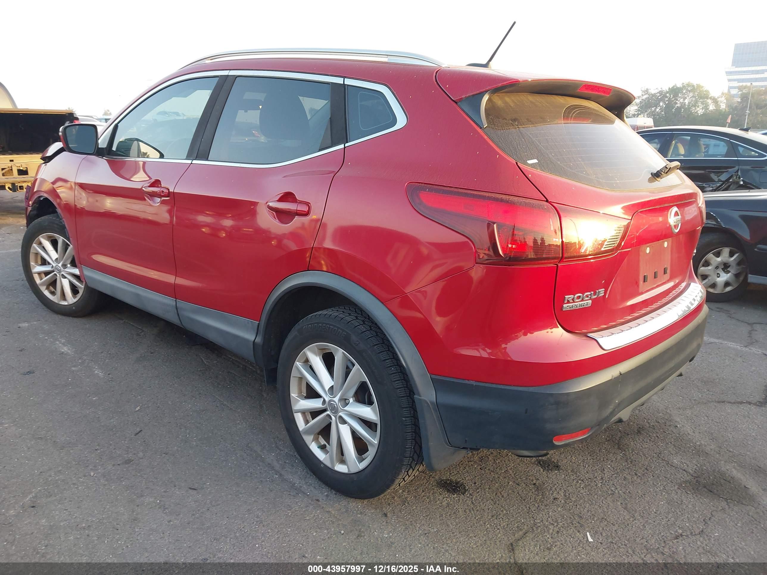 NISSAN ROGUE image 3