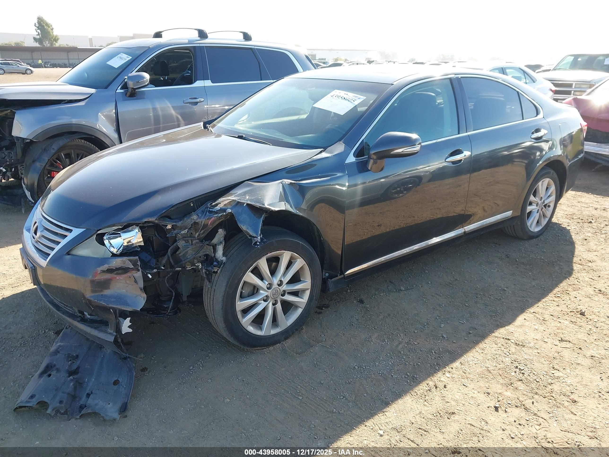 LEXUS ES image 2