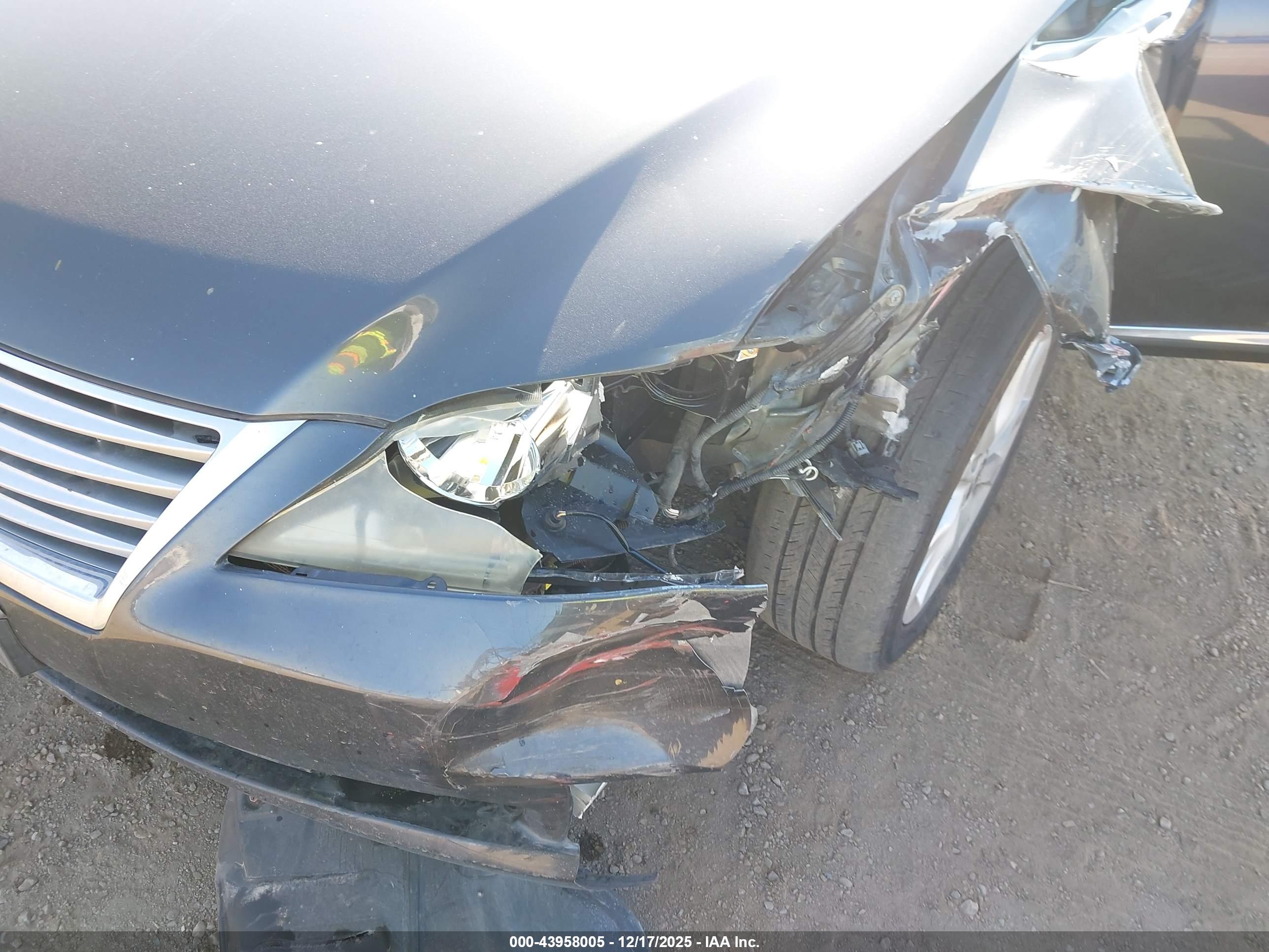 LEXUS ES image 6