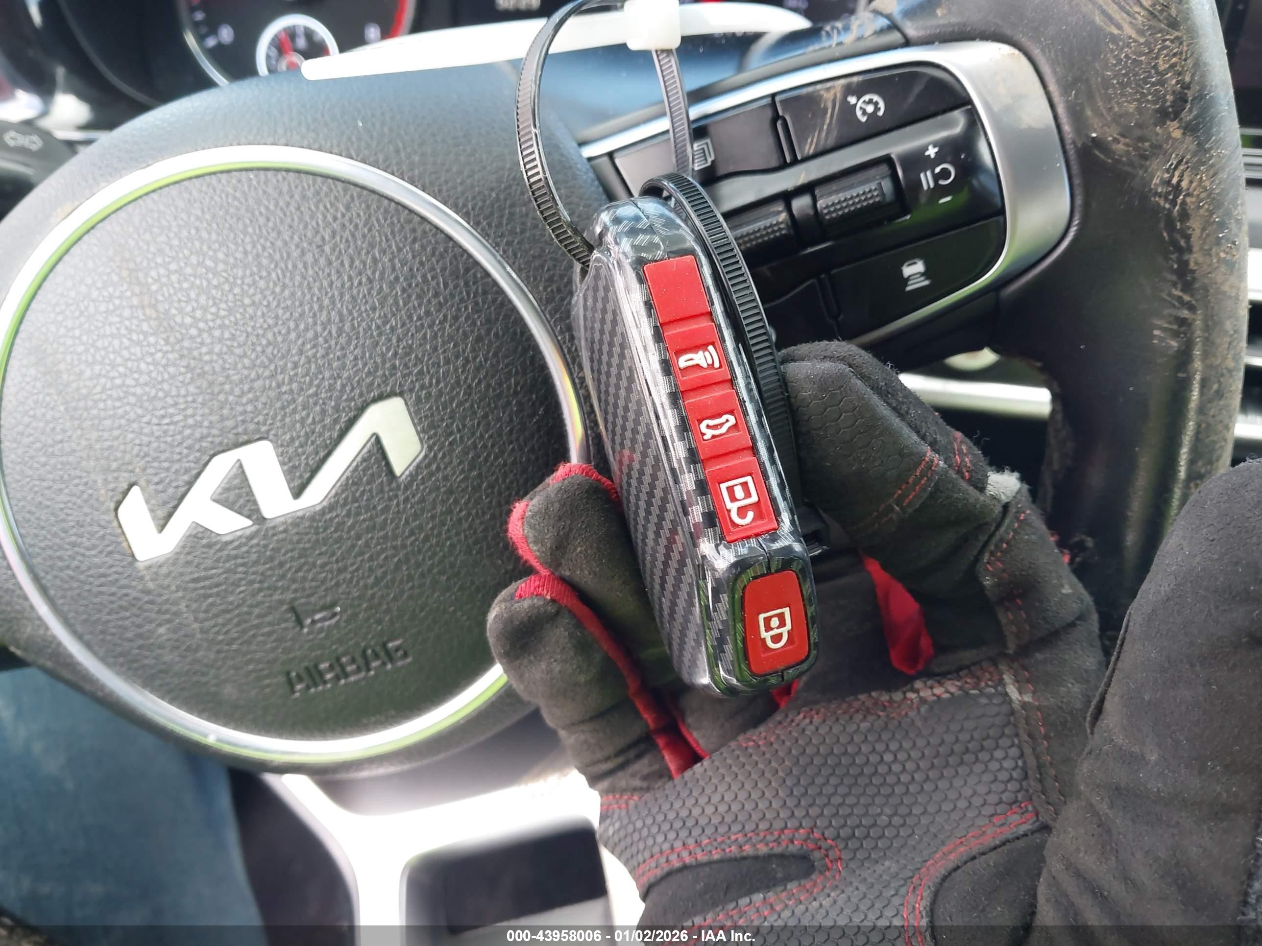 KIA K5 image 11