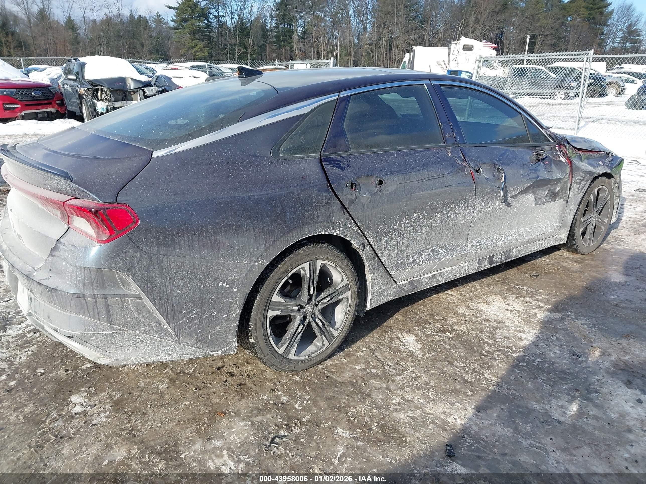KIA K5 image 4