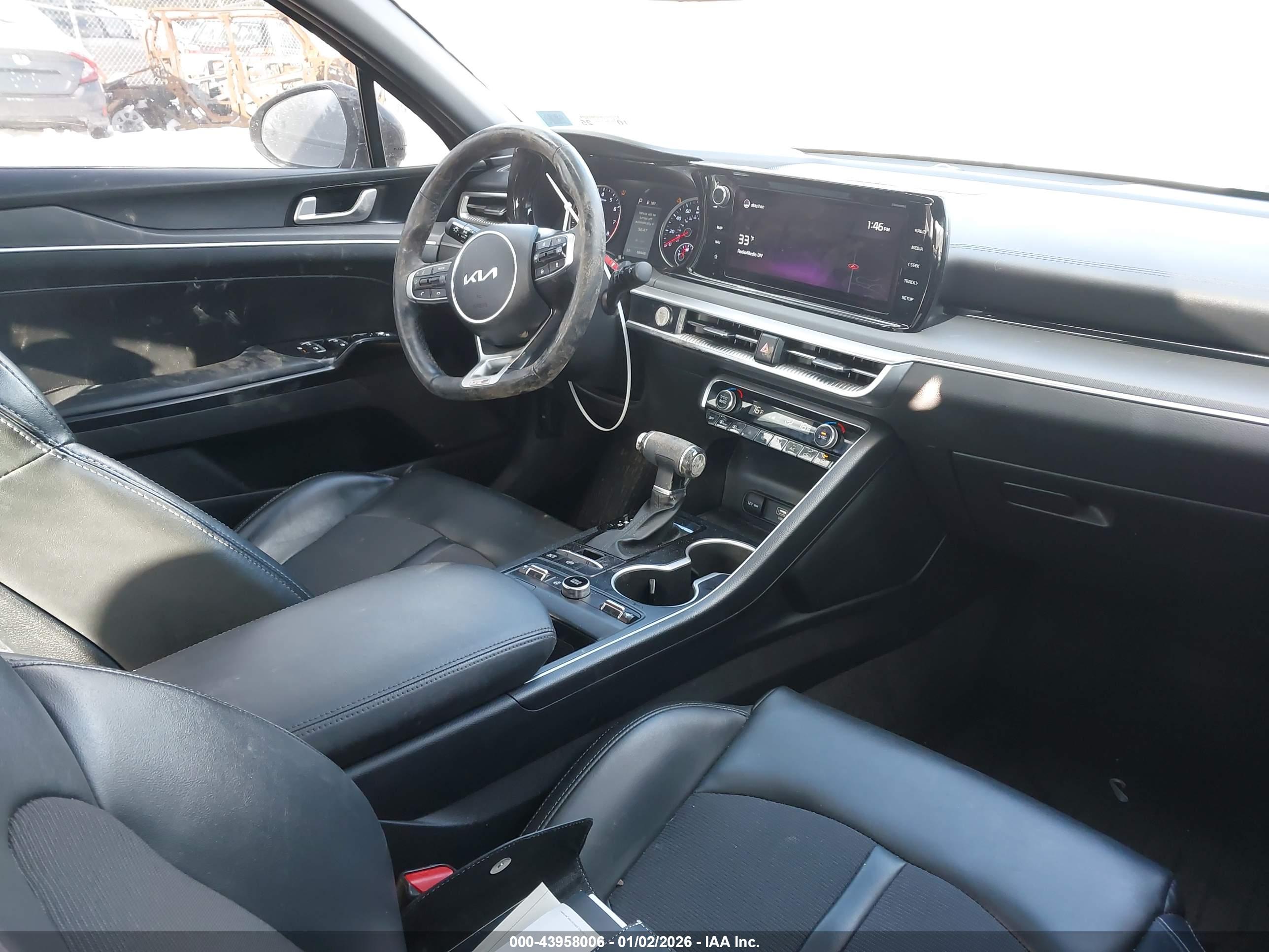KIA K5 image 5