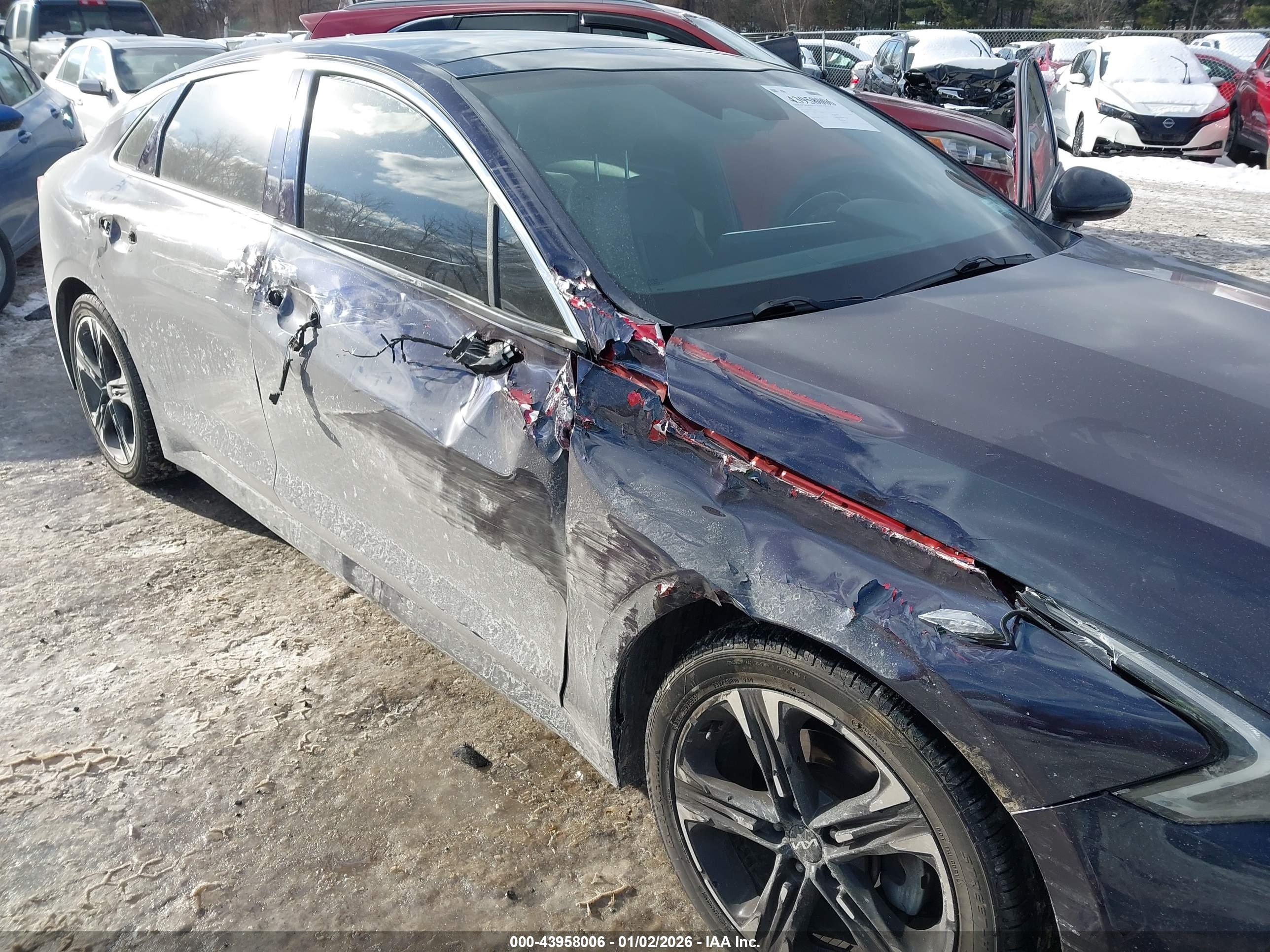 KIA K5 image 6