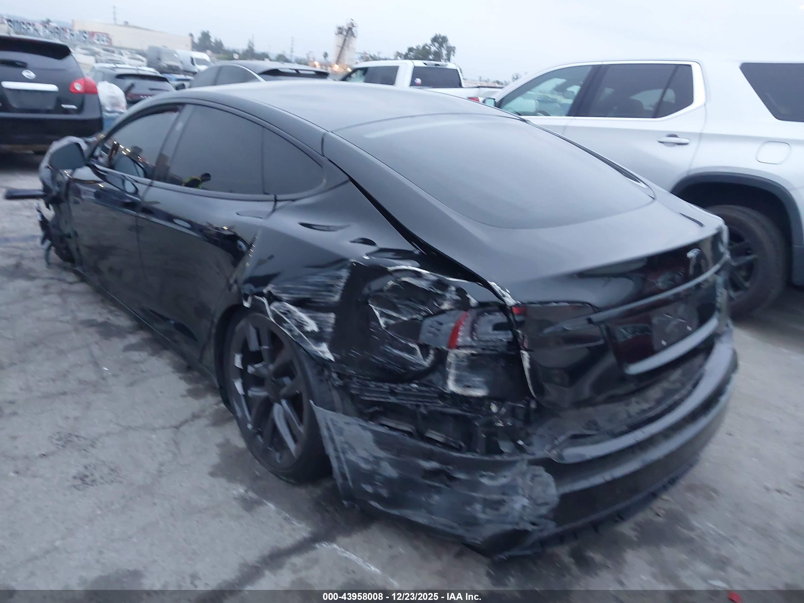 TESLA MODEL image 3