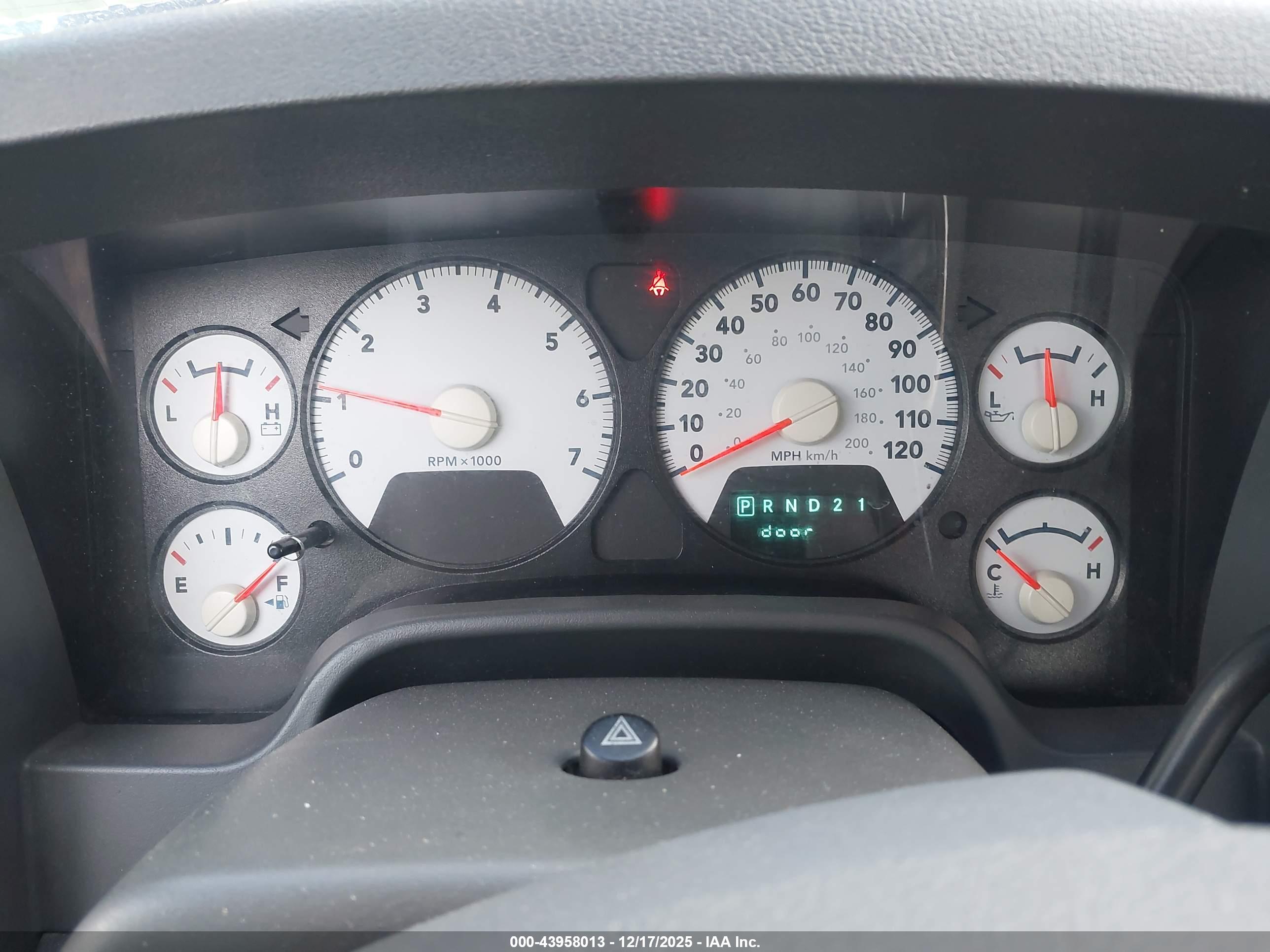 DODGE RAM image 7