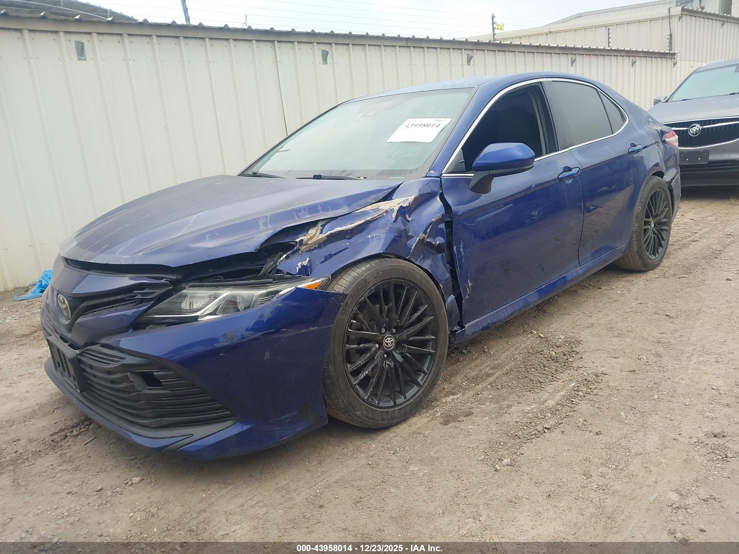 TOYOTA CAMRY image 2